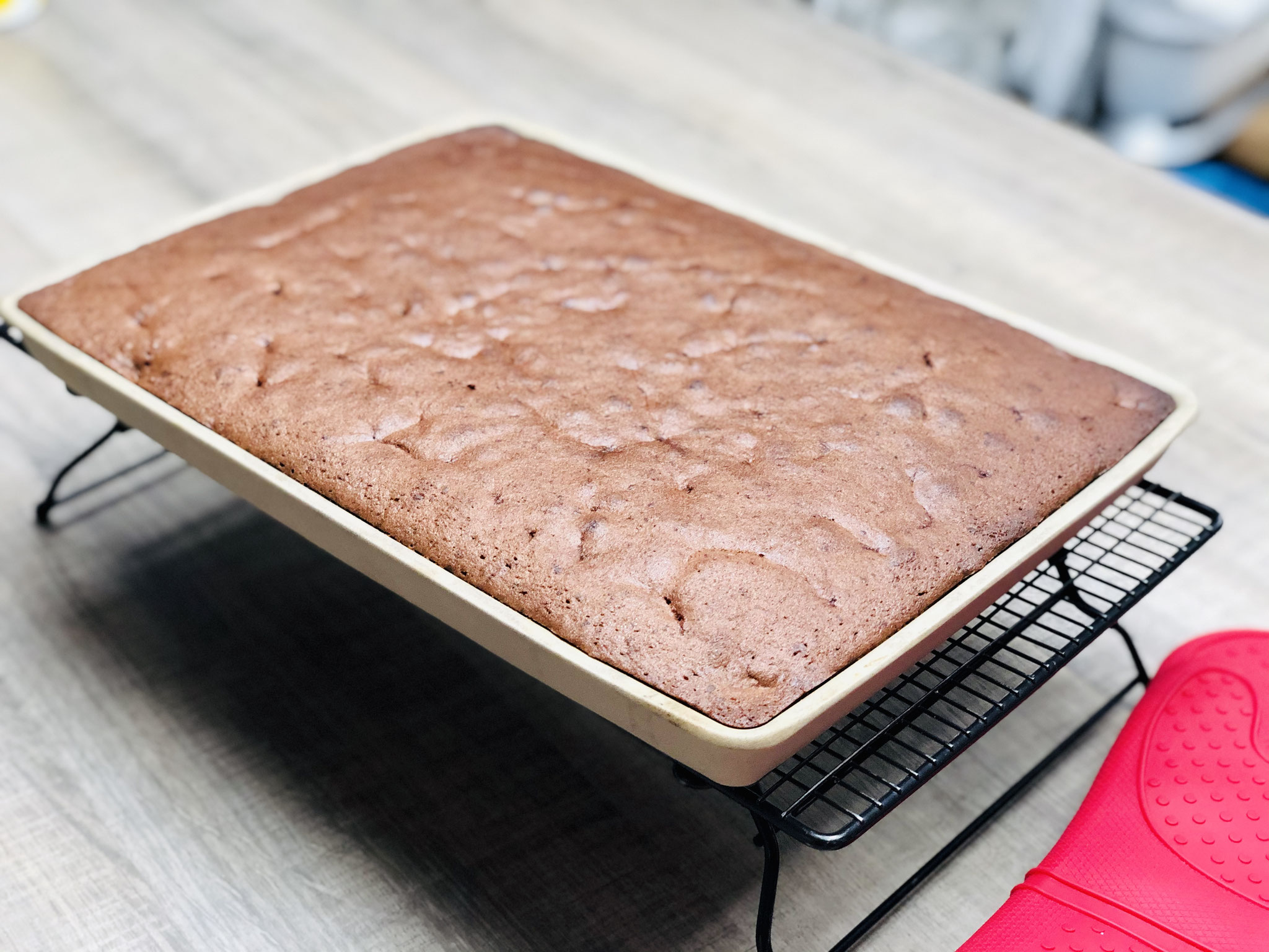 Rotweinkuchen mit Kirschen gebacken im Ofenzauberer von Pampered Chef
