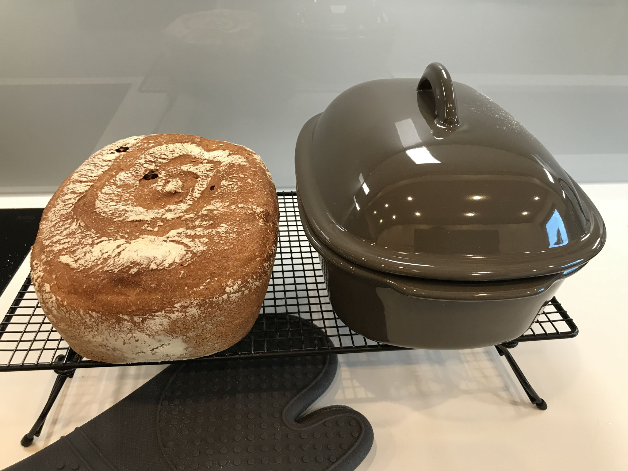 und auf dem Kuchengitter von Pampered Chef von allen Seiten gut abdampfen lassen...