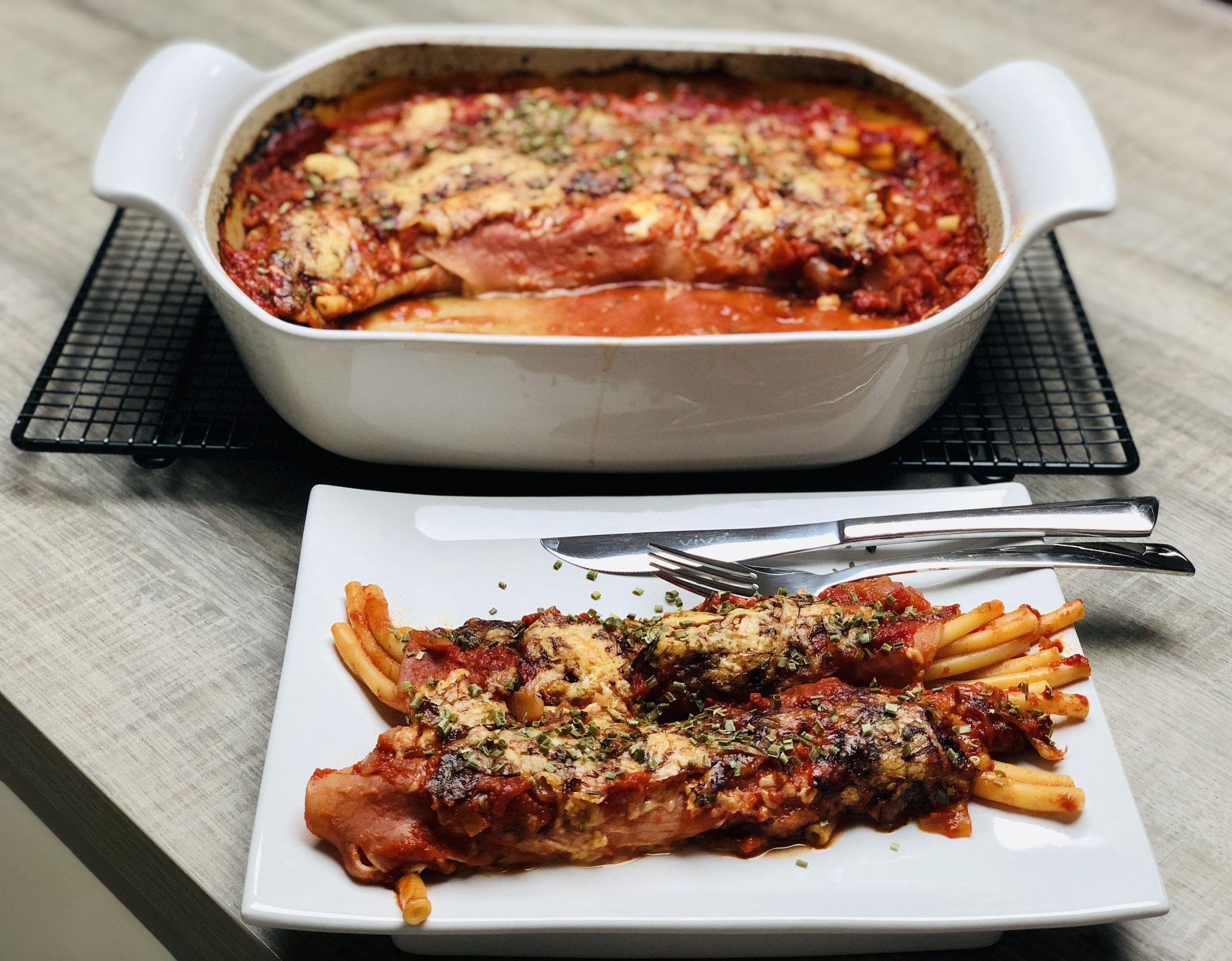 Mit der kleinen Grillzange und dem kleinen Servierheber kann ich die leckeren Röllchen sauber entnehmen ♥ Guten Appetit nut Pampered Chef®