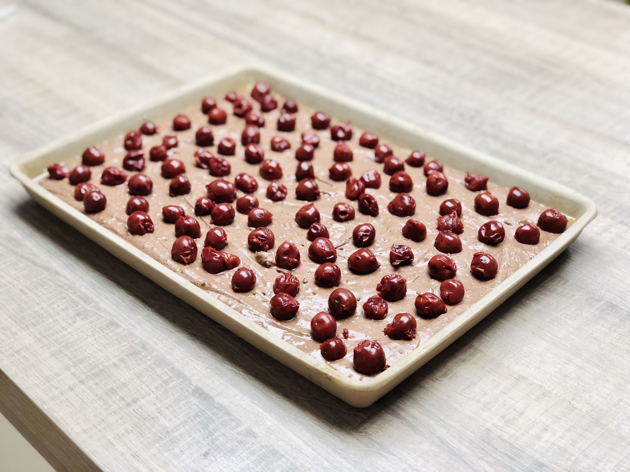 Ein schnell gebackener Kuchen der Ratzfatz im großen Ofenzauberer von Pampered Chef® gebacken wird.