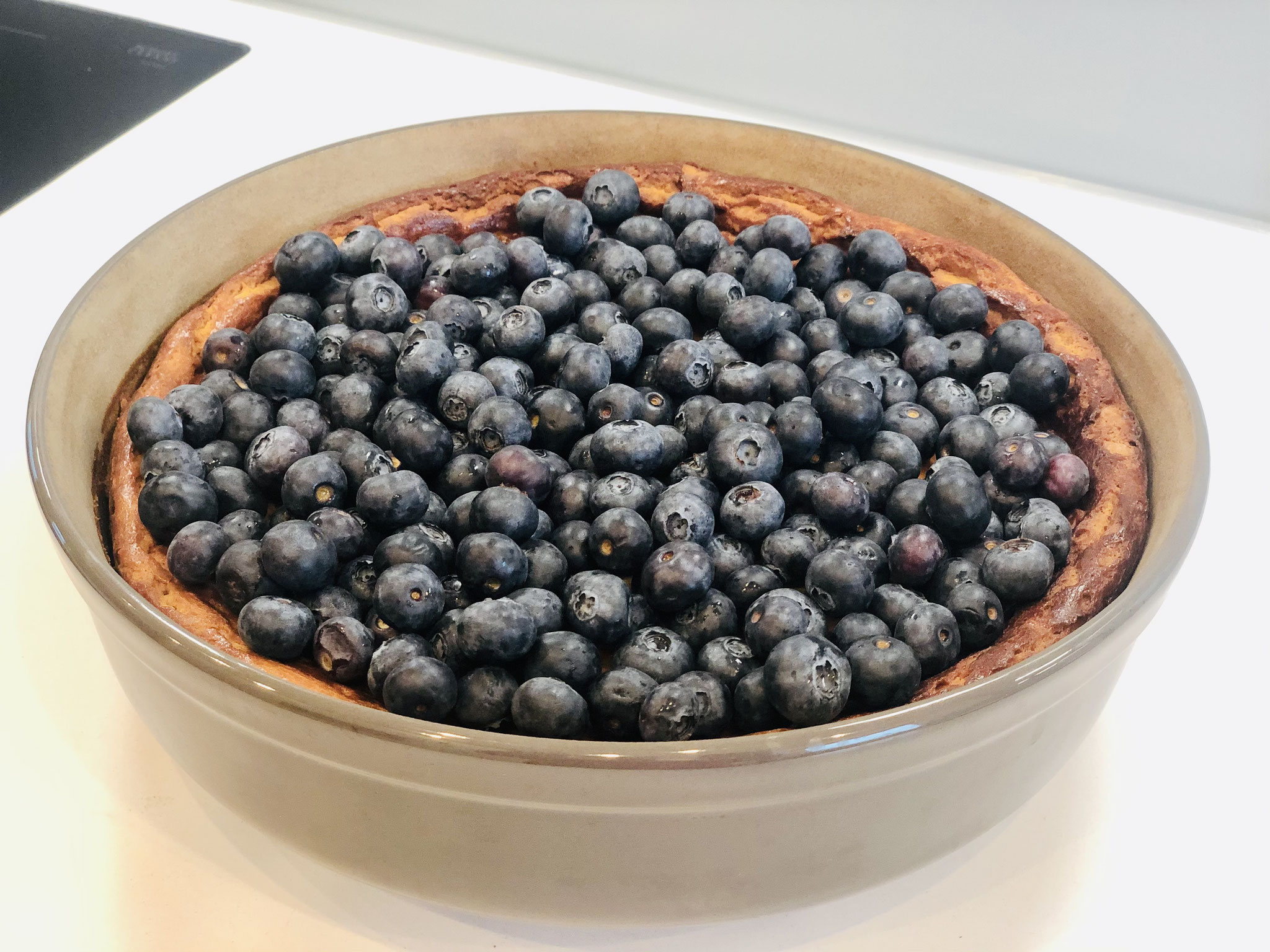 Nun die frischen Blaubeeren darauf verteilen...