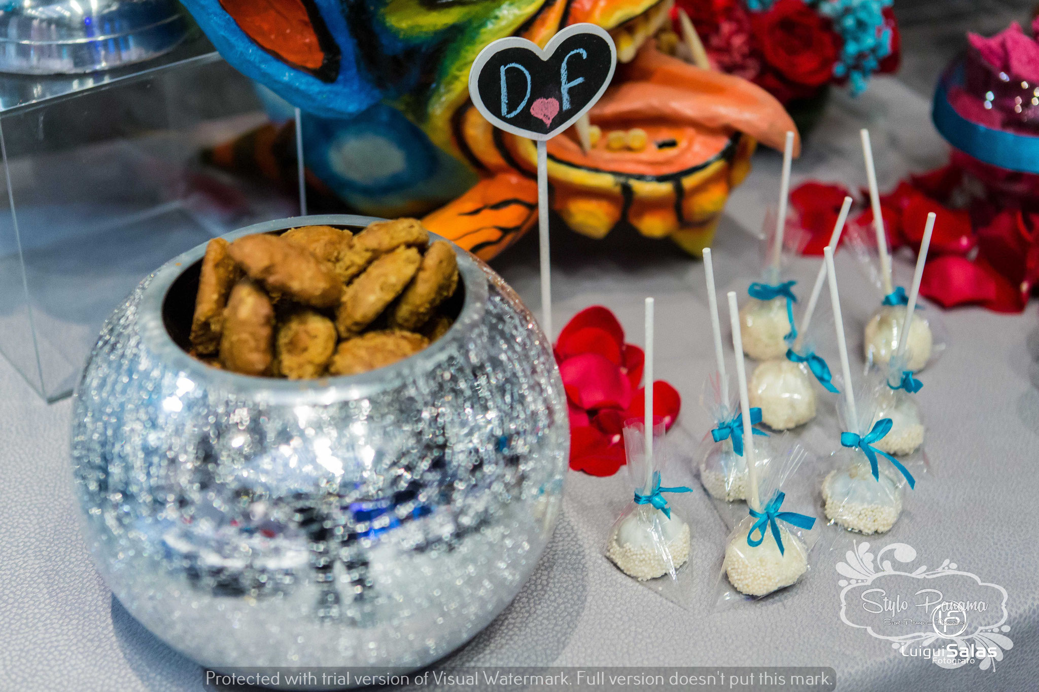 Galletas y cake pops de la novia