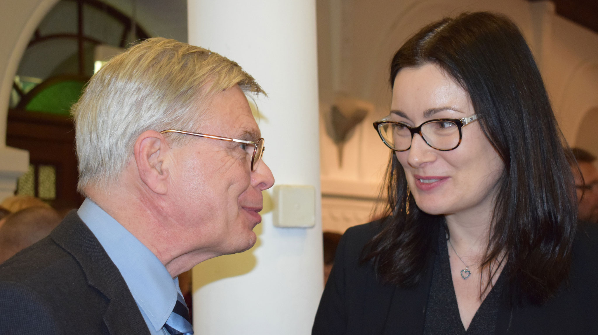 Foto Kanzlerstiftung: Oberkirchenrat Christian von Bülow im Gespräch mit Daniela Schieke