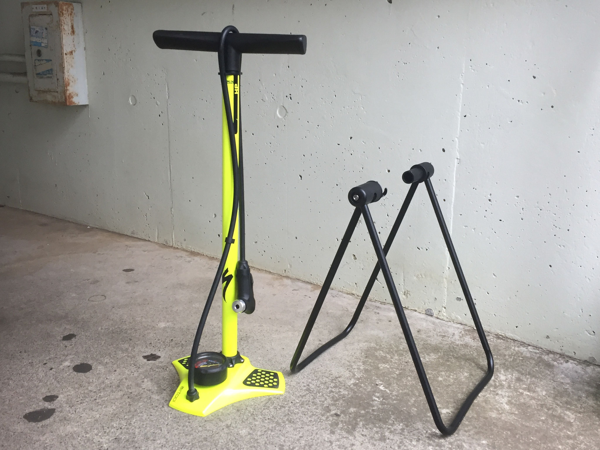 打氣筒,停車架