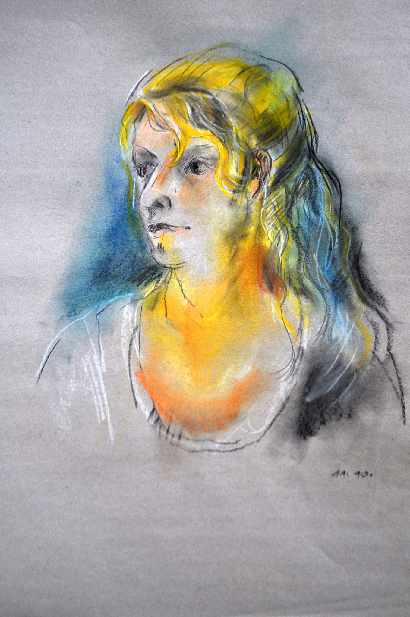 Mädchen mit blonden Haaren. Farbige Kreide. Mund Kohle auf Packpapier, 2010. Format: 42 x 59 cm
