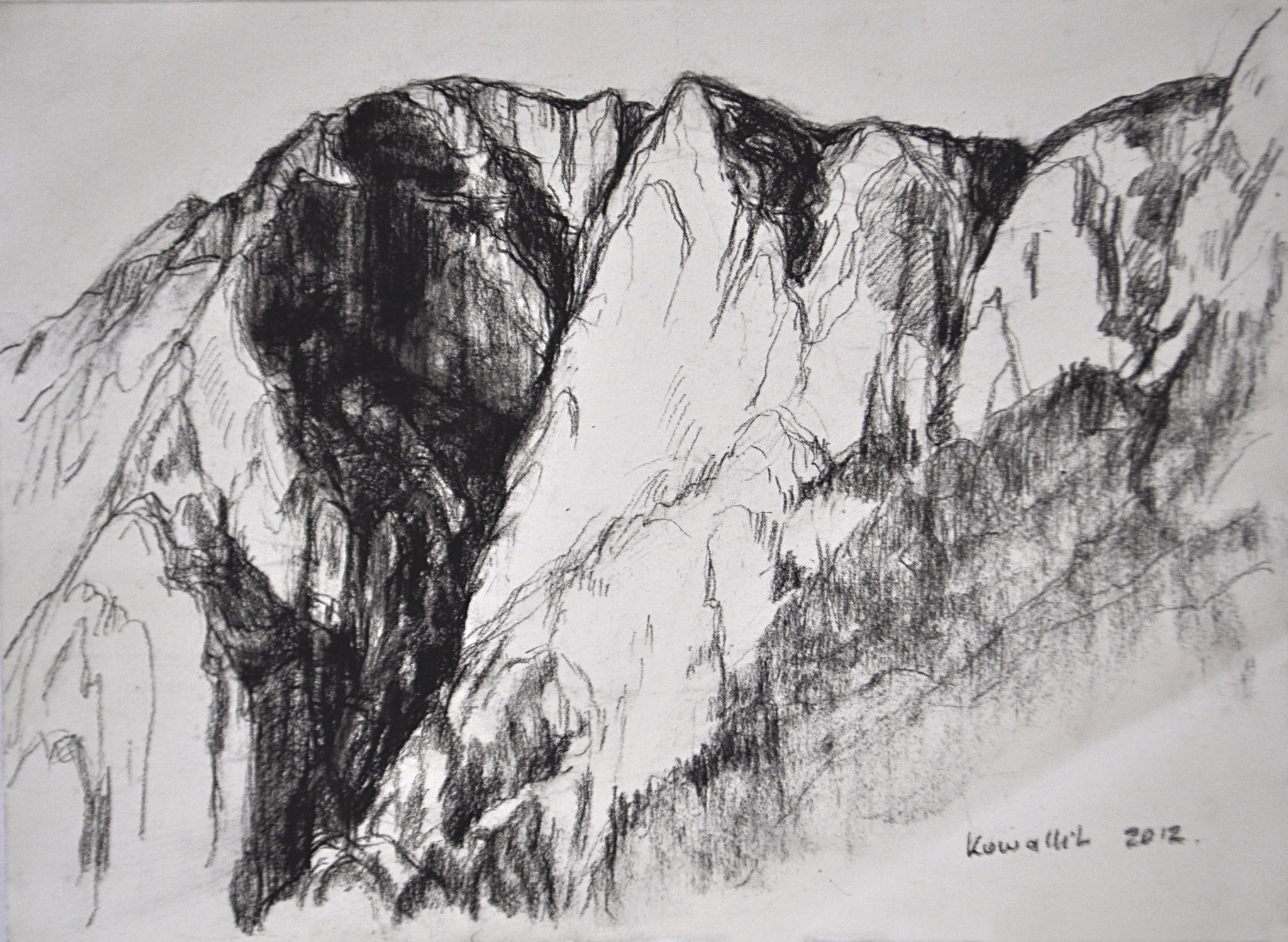 Trisselwand. Steirisches Salzkammergut. Kohlezeichnung auf Bütten, 2012. Format: 38 x 28 cm