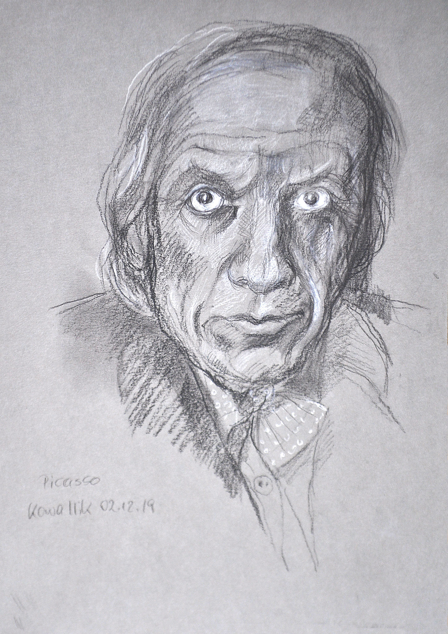 Picasso. Kohlezeichnung weiß gehöht auf getöntem Papier, nach einem Foto, 2019. Format: 21 x 29,7 cm