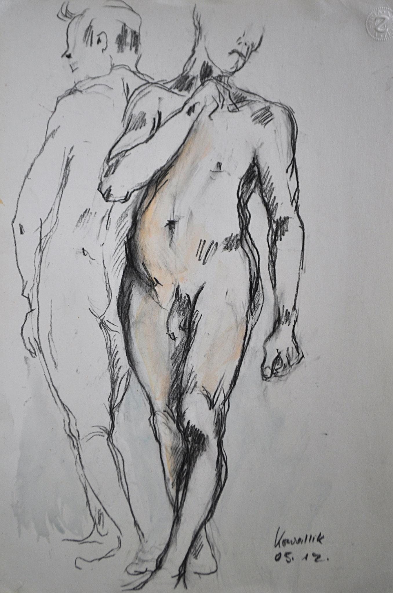2 männliche Akte stehend. Kohlezeichnung auf getöntem Papier, 2012