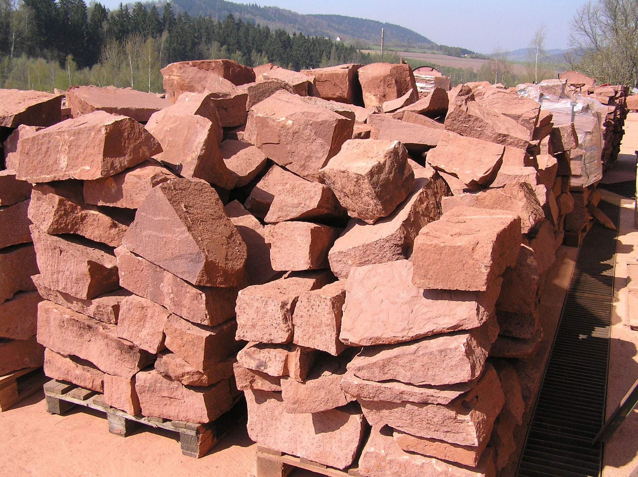 Mauersteine aus Sandstein Granitpol.de