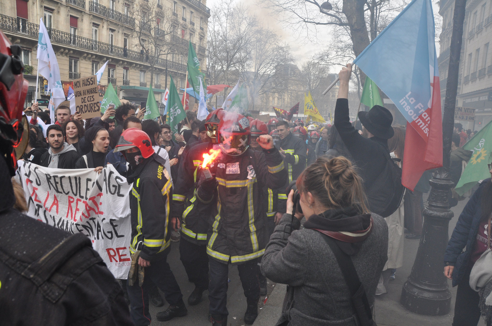 Pompiers manifestation contre la réforme des retraites