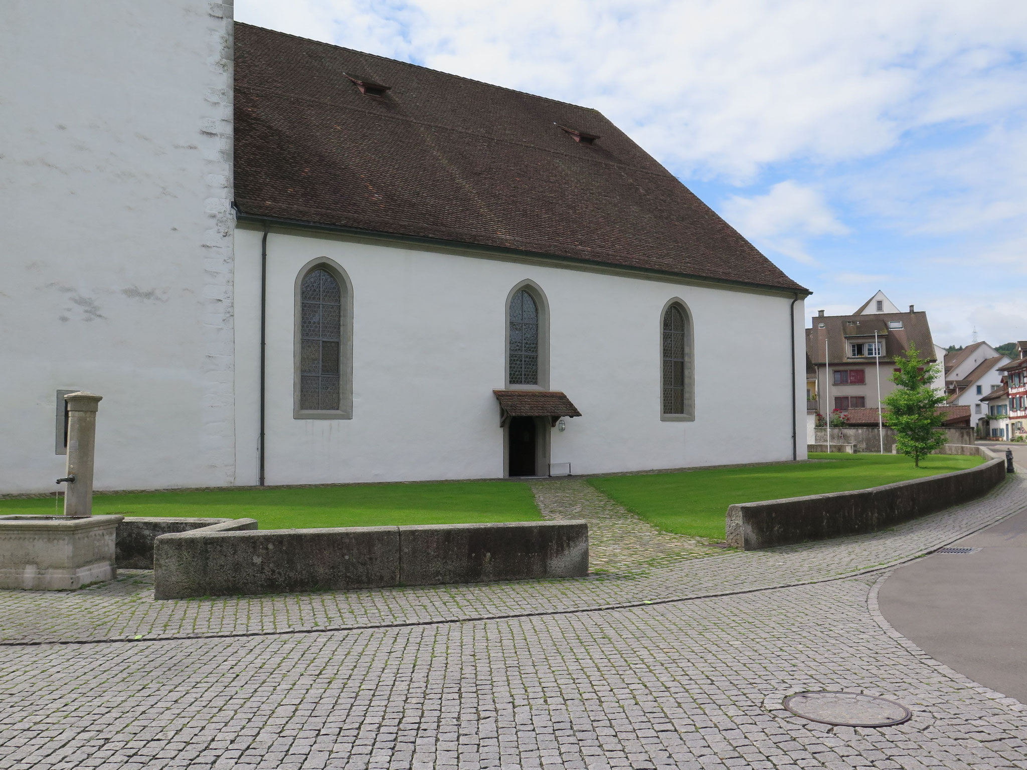 Noch herrscht Ruhe vor den Toren.