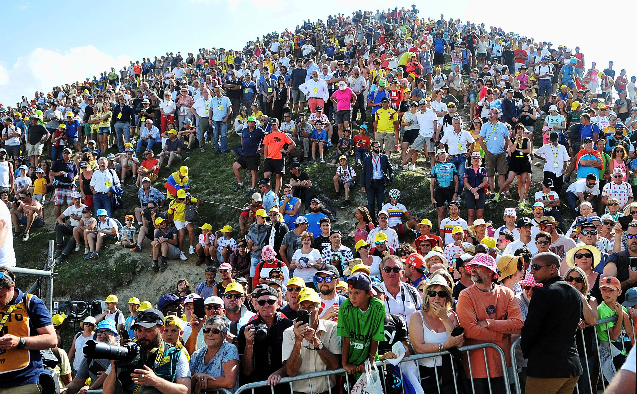 " s'il faut de tout pour faire un monde , il faut du monde pour faire un tour " Antoine Blondin  (Photo F. Fourcade)