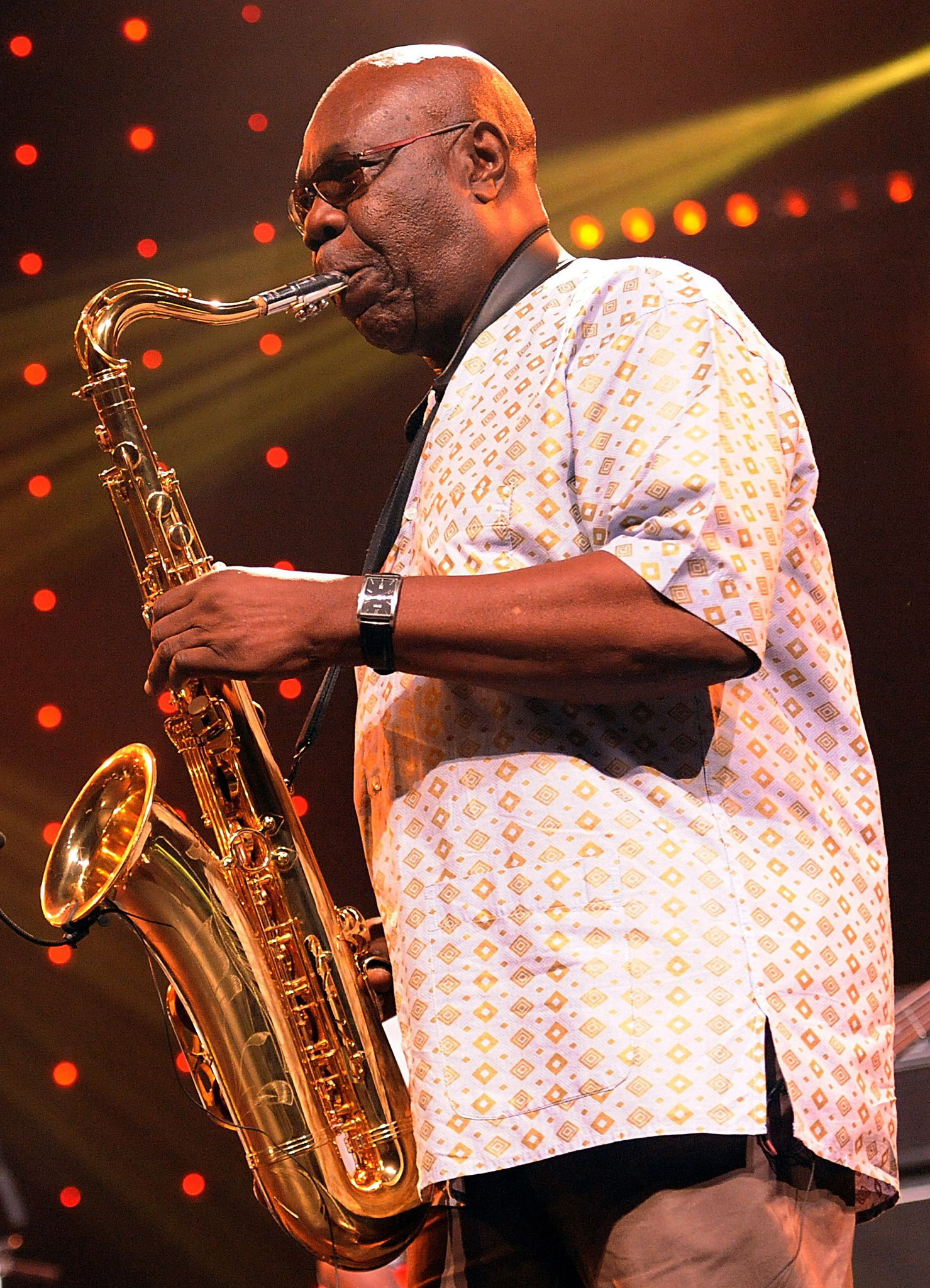 " je suis simplement un gars qui est musicien ni musicien européen,ni africain.je suis musicien d'origine africaine . Manu Dibango (Photo F. Fourcade)  