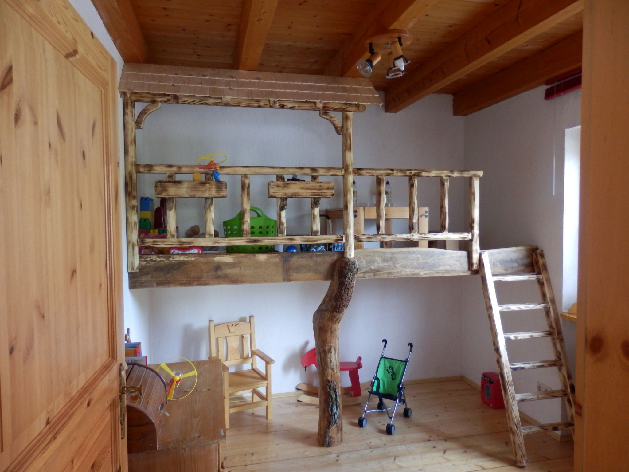 Rustikales hoch/palettenbett die holzscheune webseite von ... Gemütliches schlafzimmer