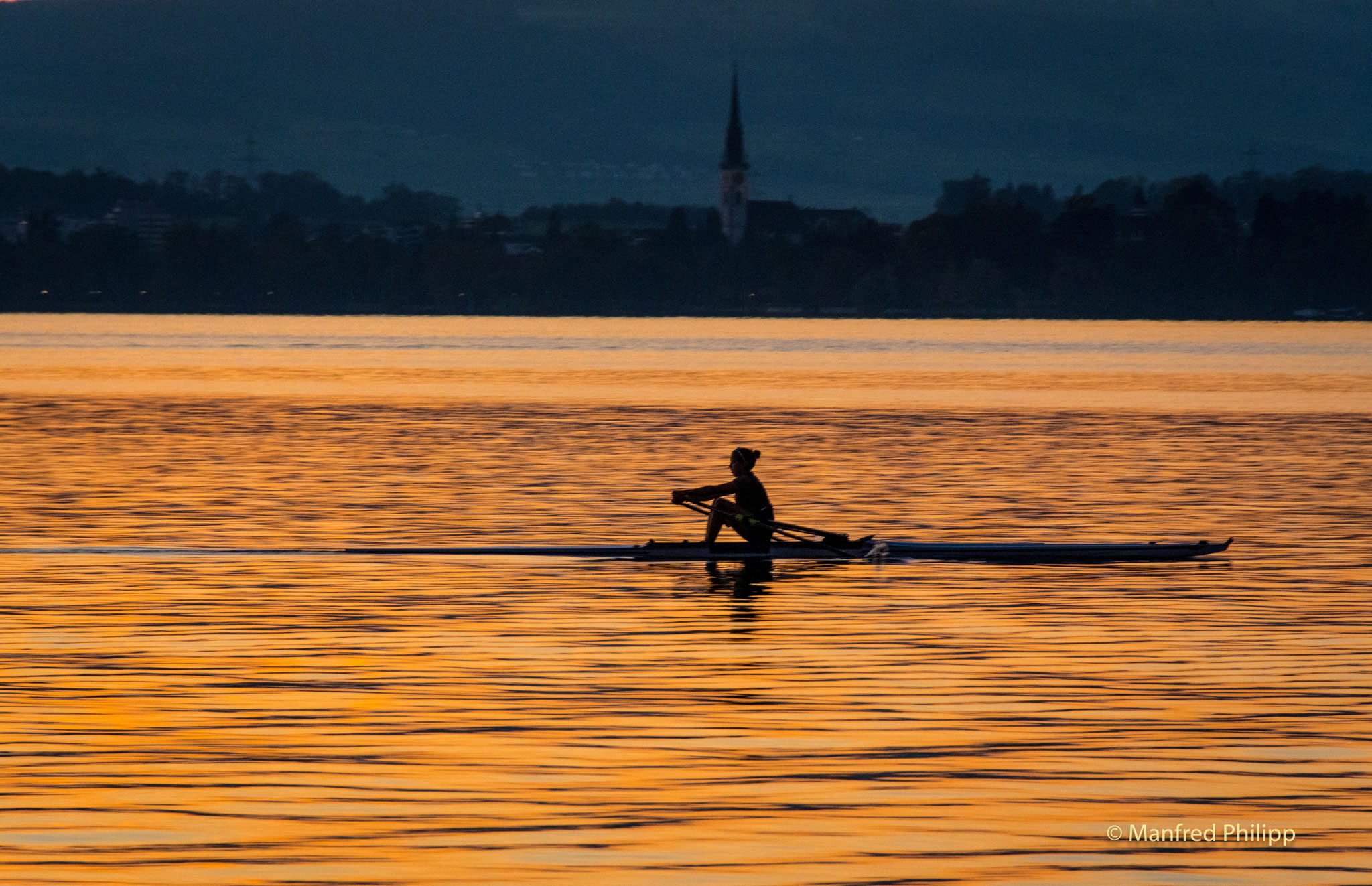 Rudern im Abendlicht 