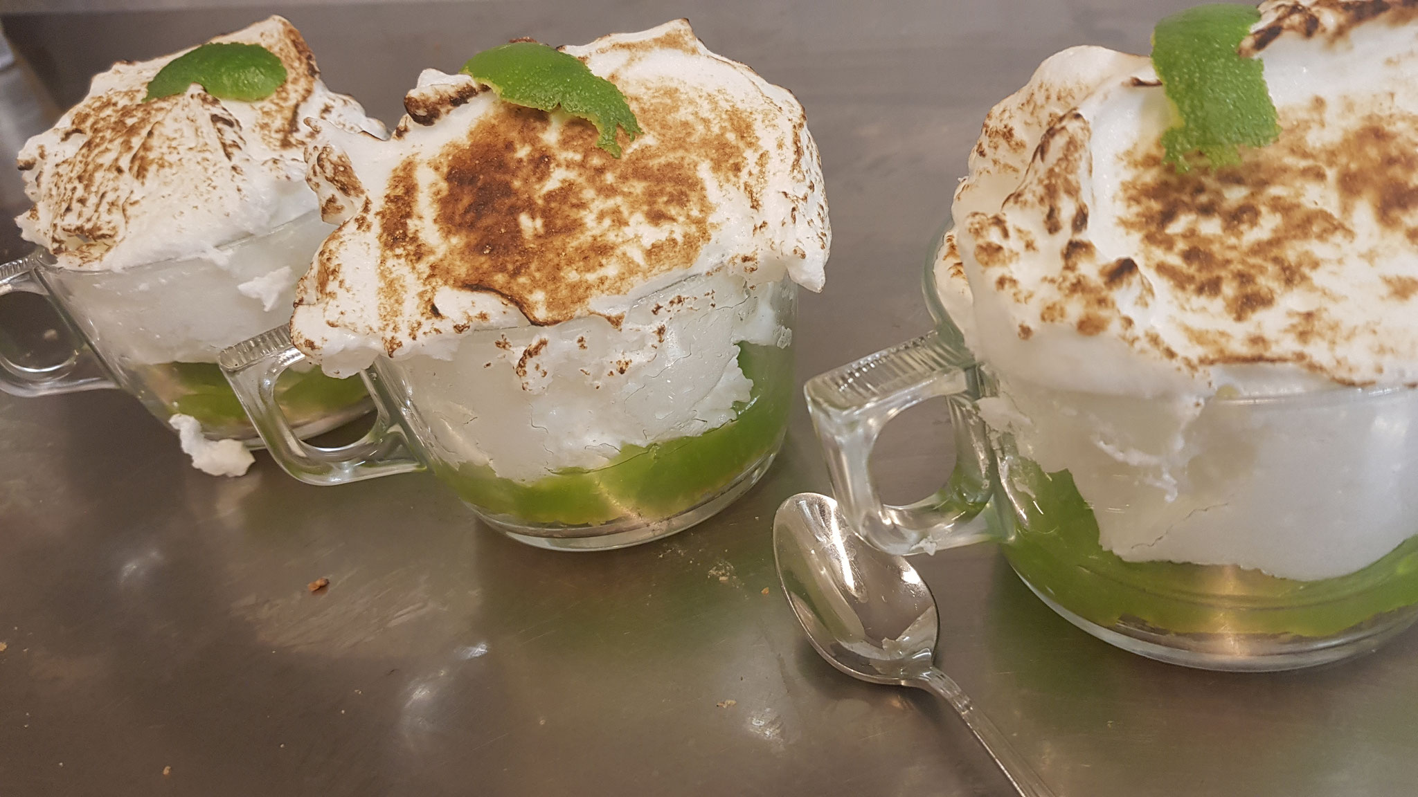 Crème de citron vert meringuée 