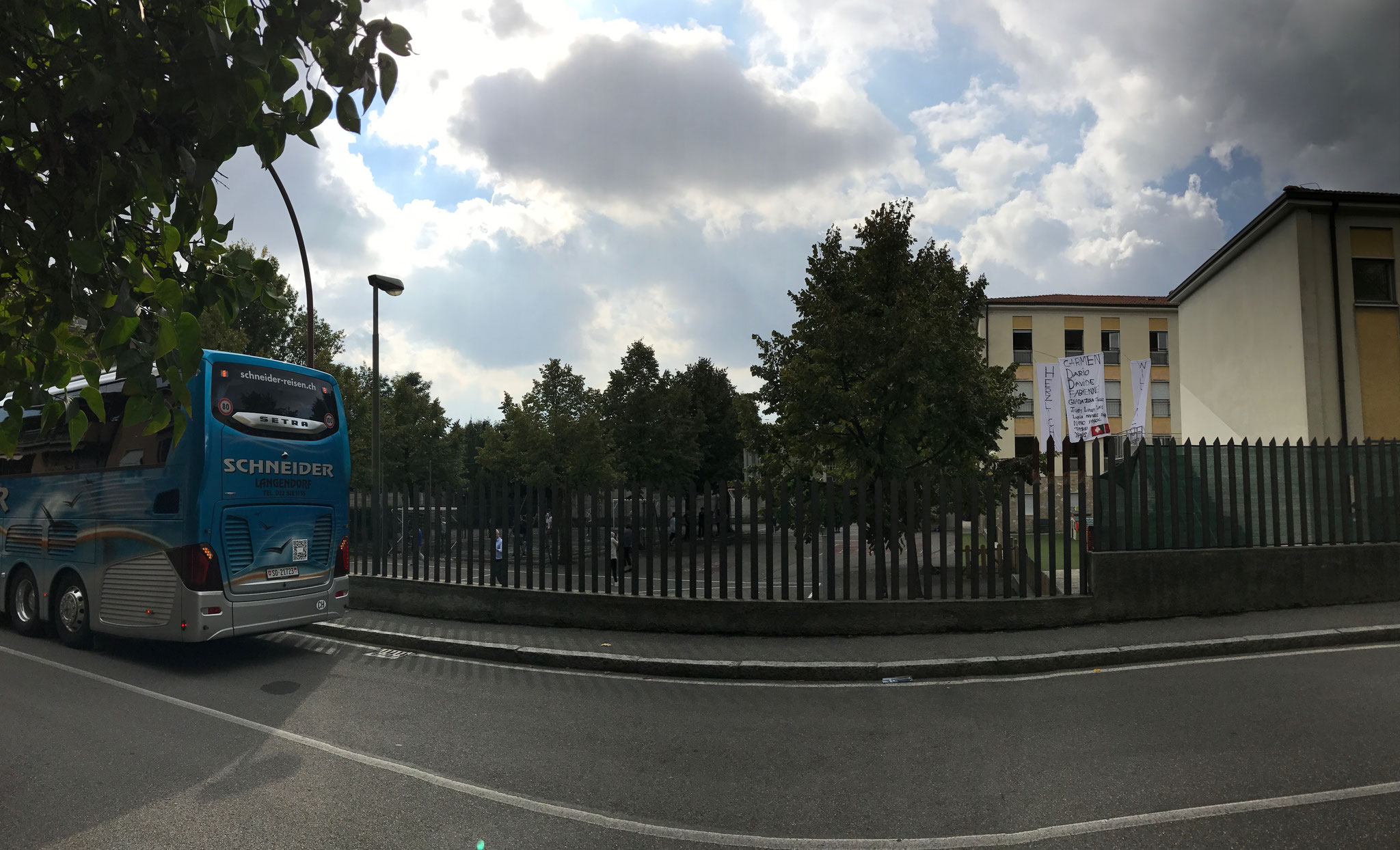 Ankunft bei der Schweizer Schule in Bergamo