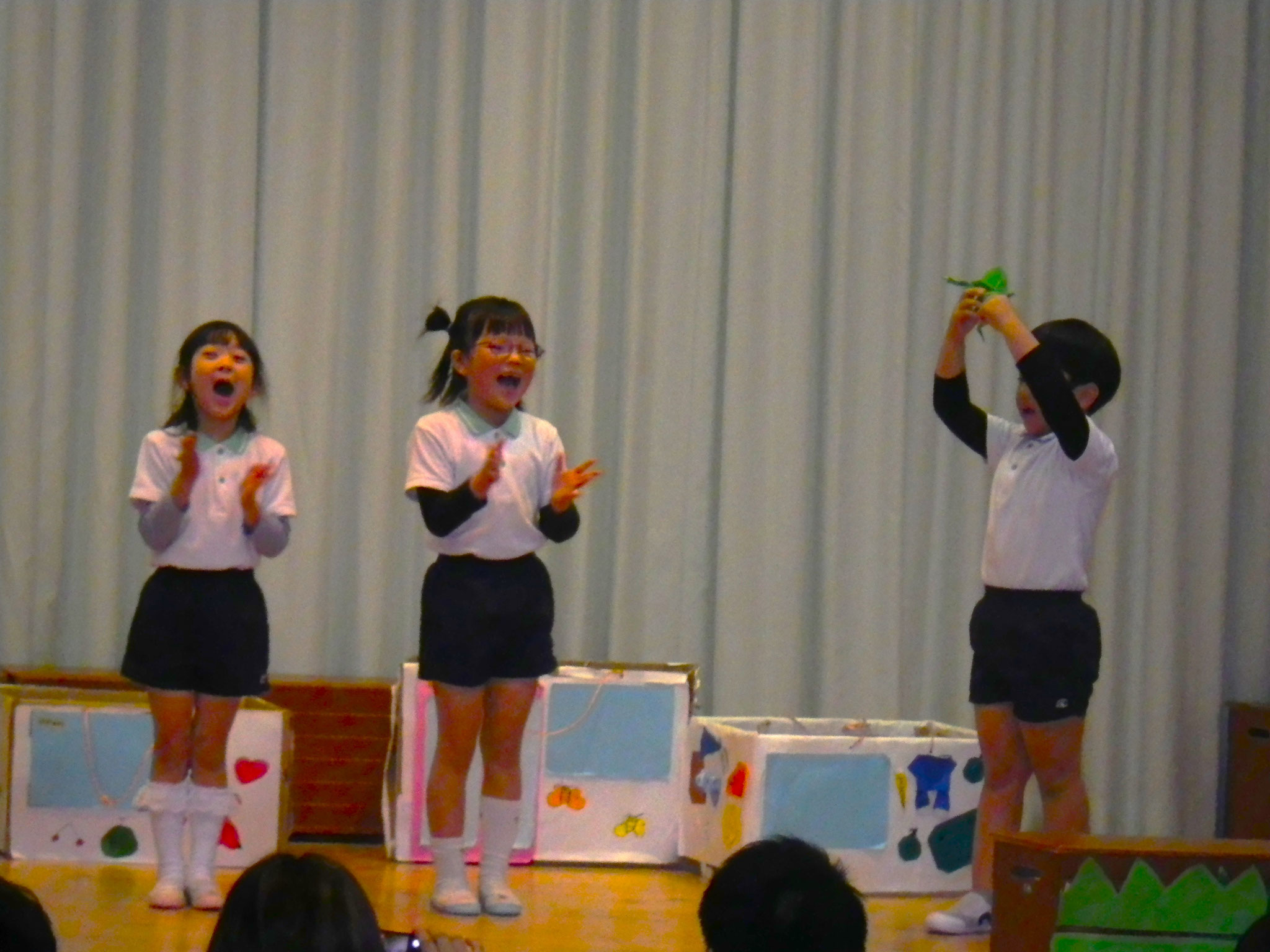５歳児　劇　『にじ組の思い出～ともだちってなあに？～』