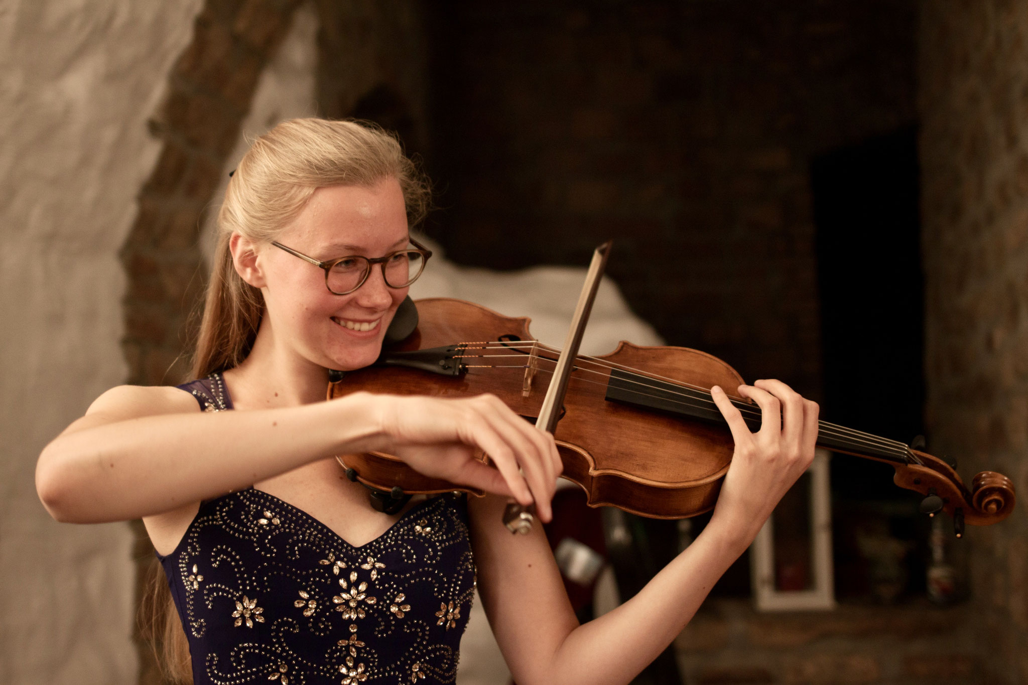 Warming up before a chamber music concert (© Leonard Lintzen)