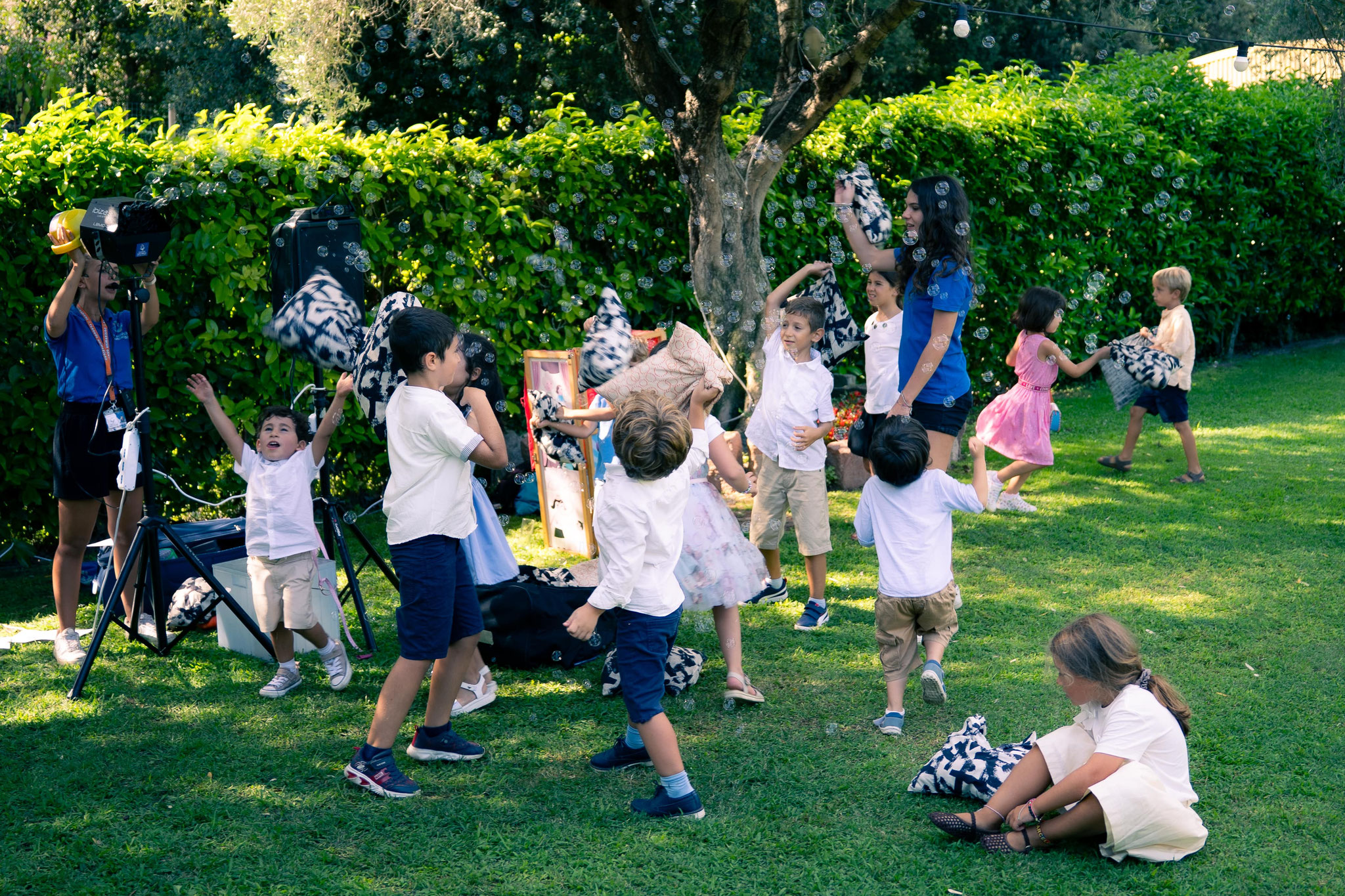 Animazione bambini battesimo - giochi dinamici: battaglia di cuscini