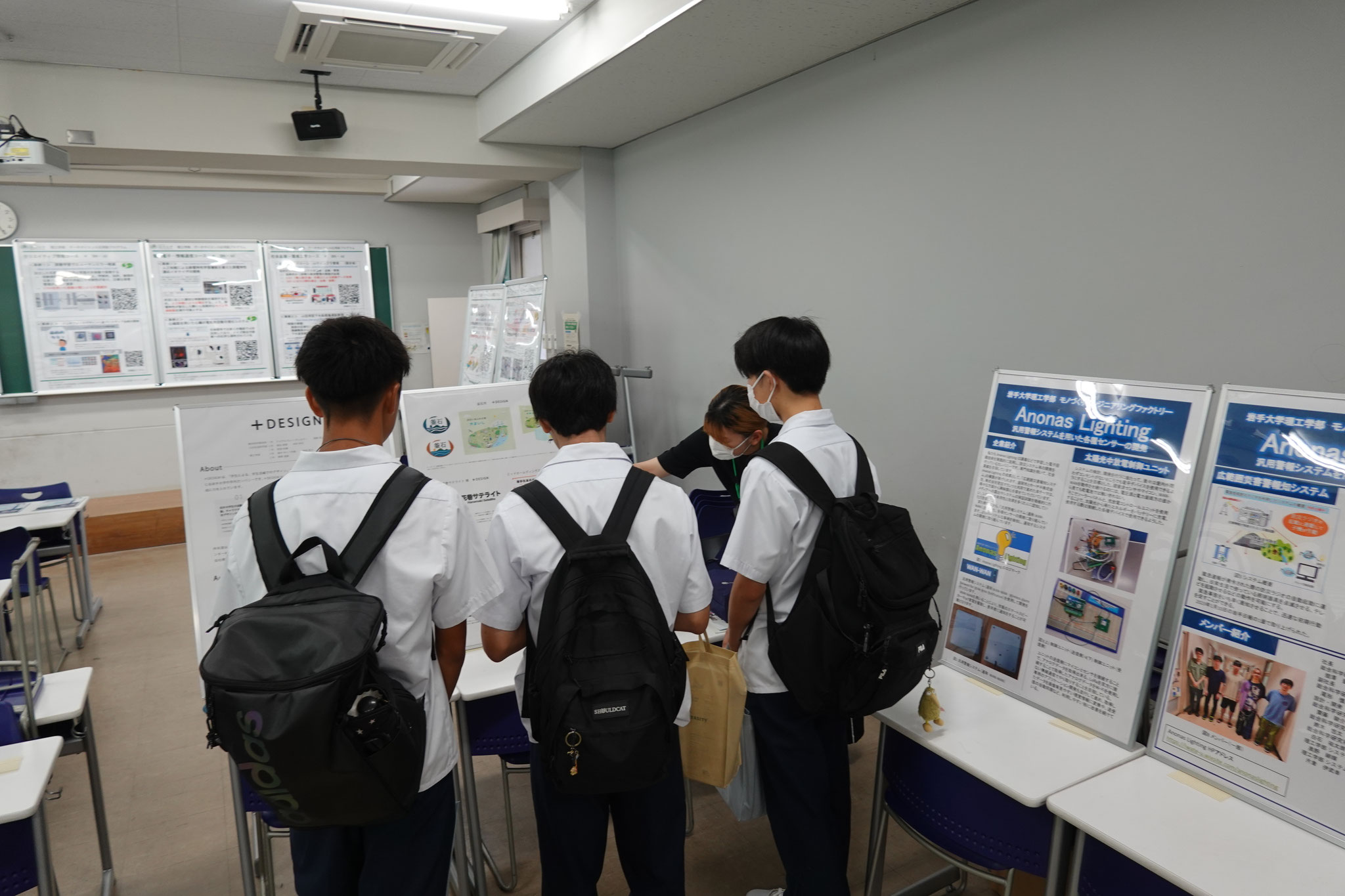 来場者への説明風景