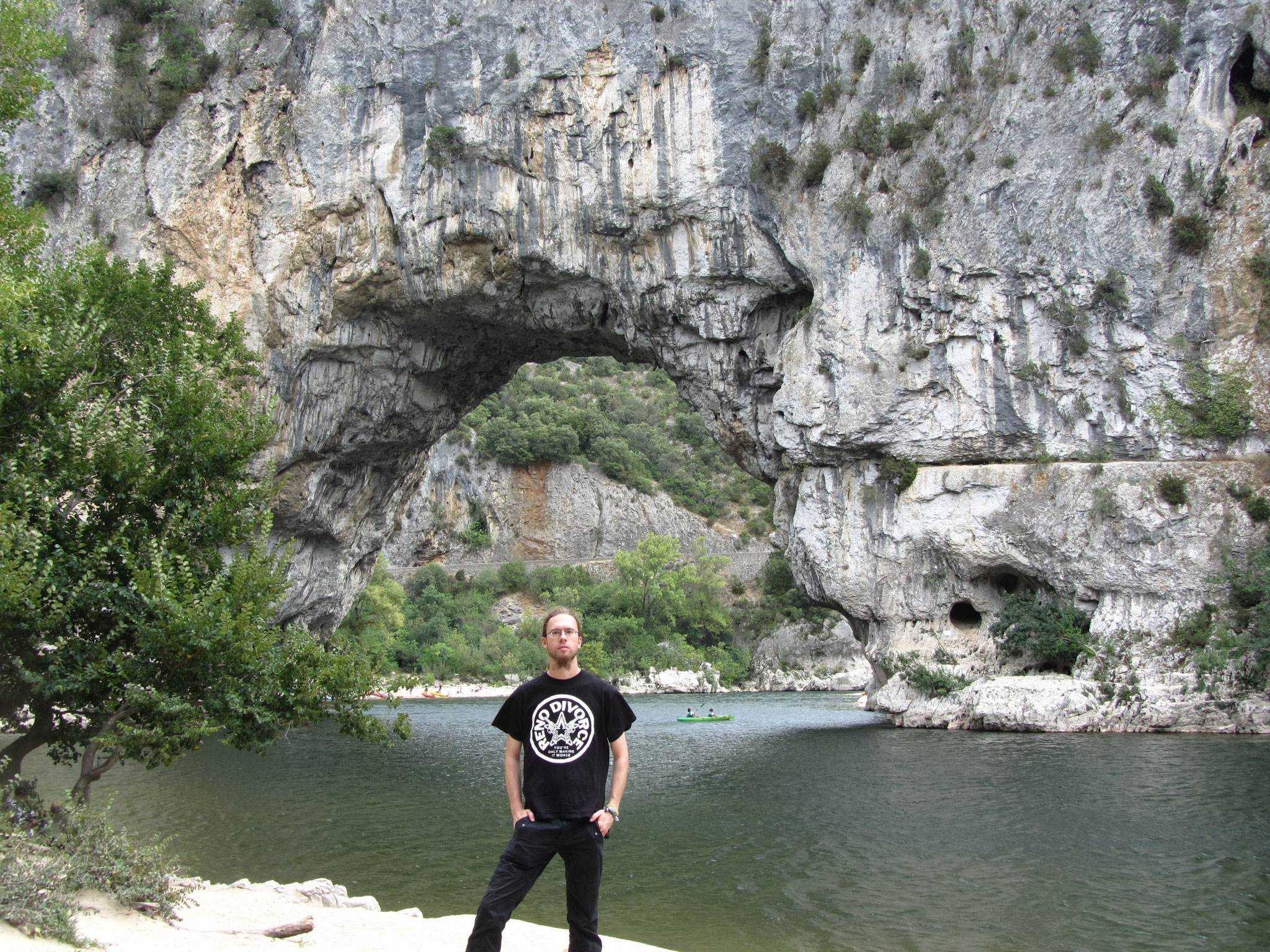 Der Pont d'Arc über die Ardèche, heute nur zu Fuß. 2012