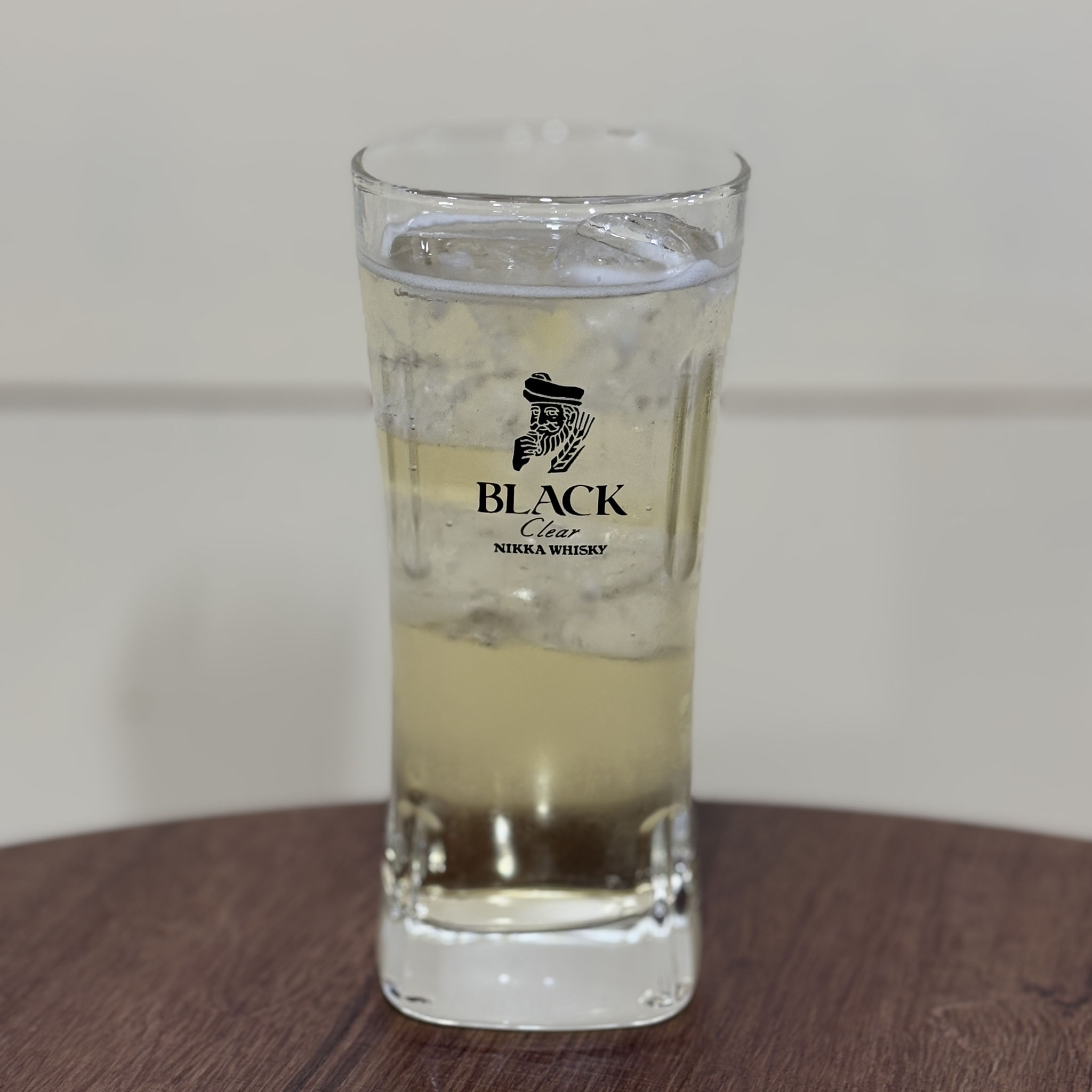 ハイボール(ブラックニッカクリア) 650円