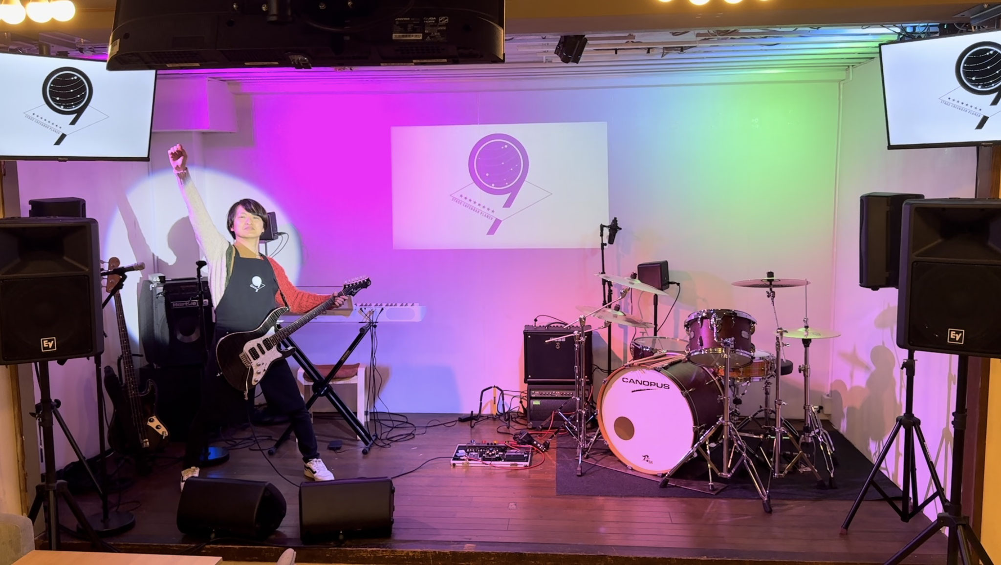 ライティング例(LED、ムービングスポット有)