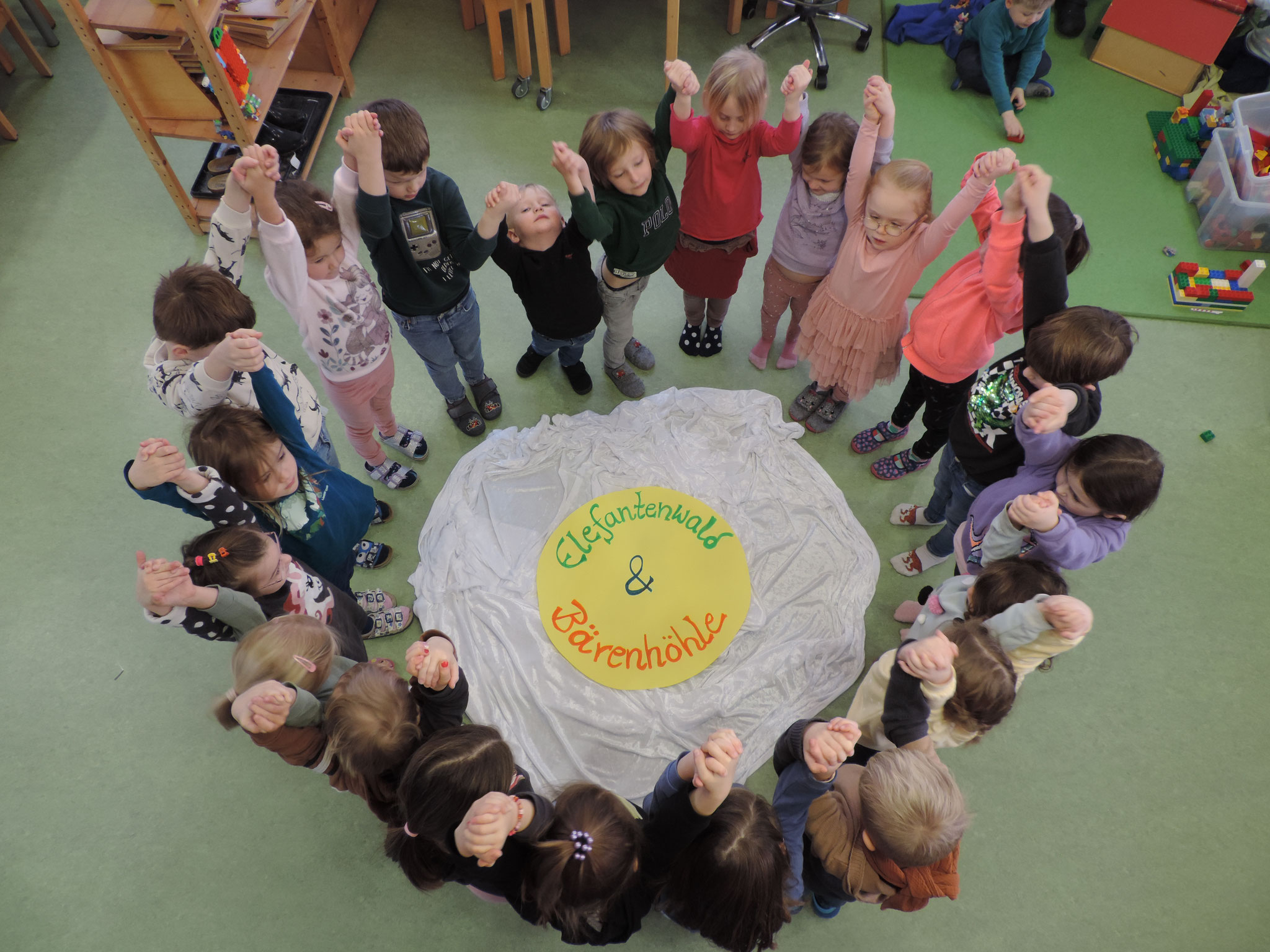 Im Mainkinderhaus gibt es zwei Kindergartengruppen: Den "Elefantenwald" & die "Bärenhöhle"