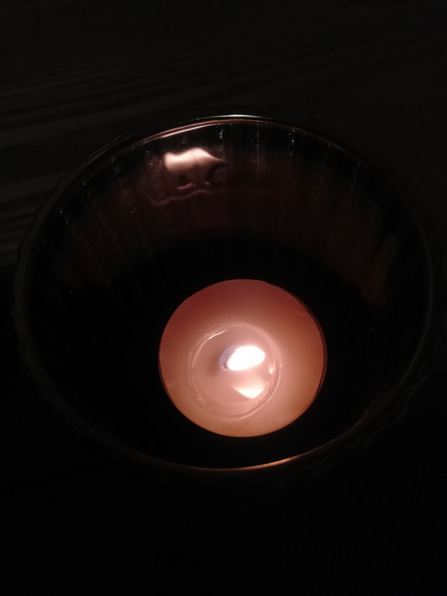 残念ながら今年も線香花火が 手に入らなかったので､代わりに キャンドルを灯しました｡  どうか皆に届きます様に…  #線香花火ナイト