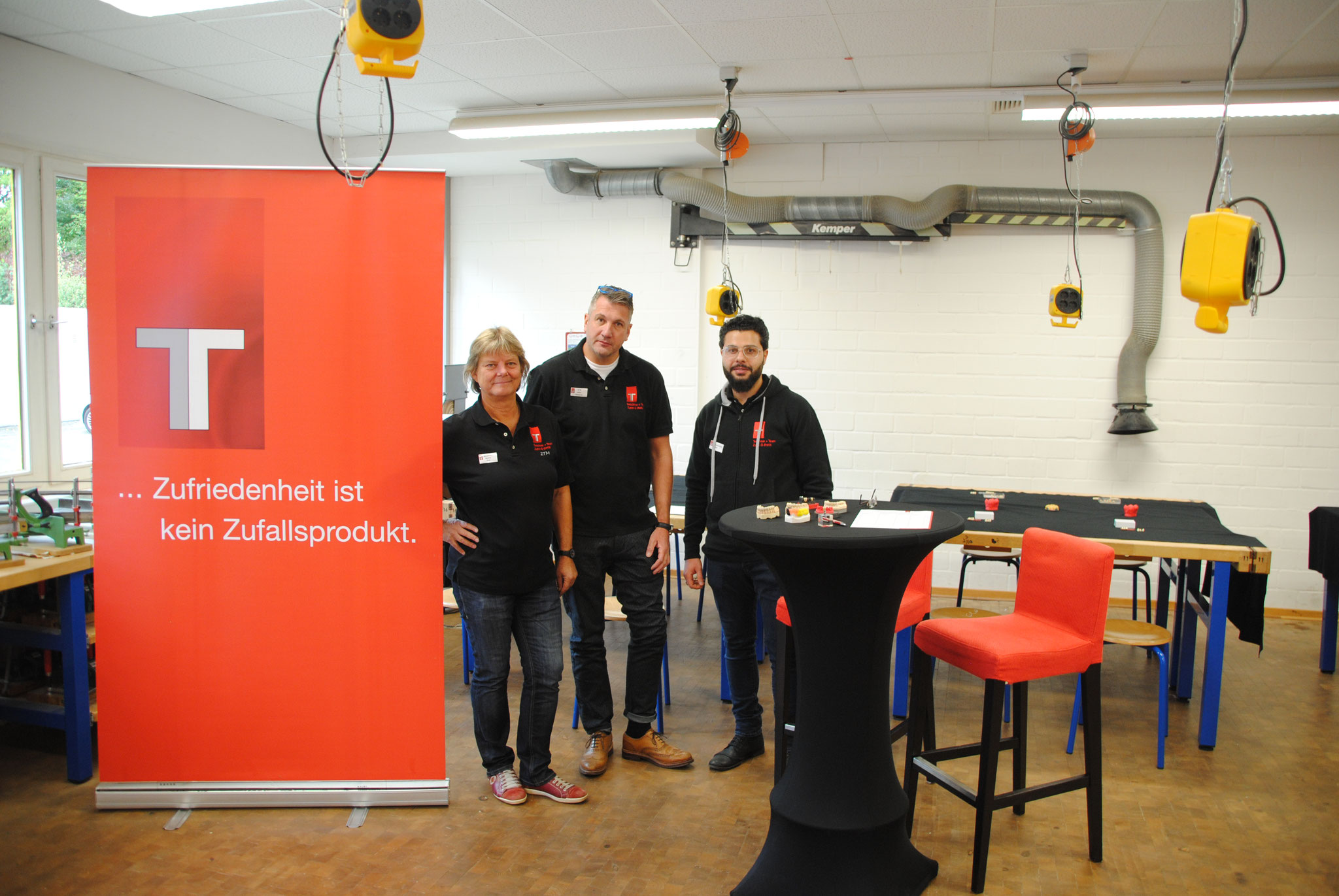 Das Team von Teschner + Team Zahn-S-thetik GmbH