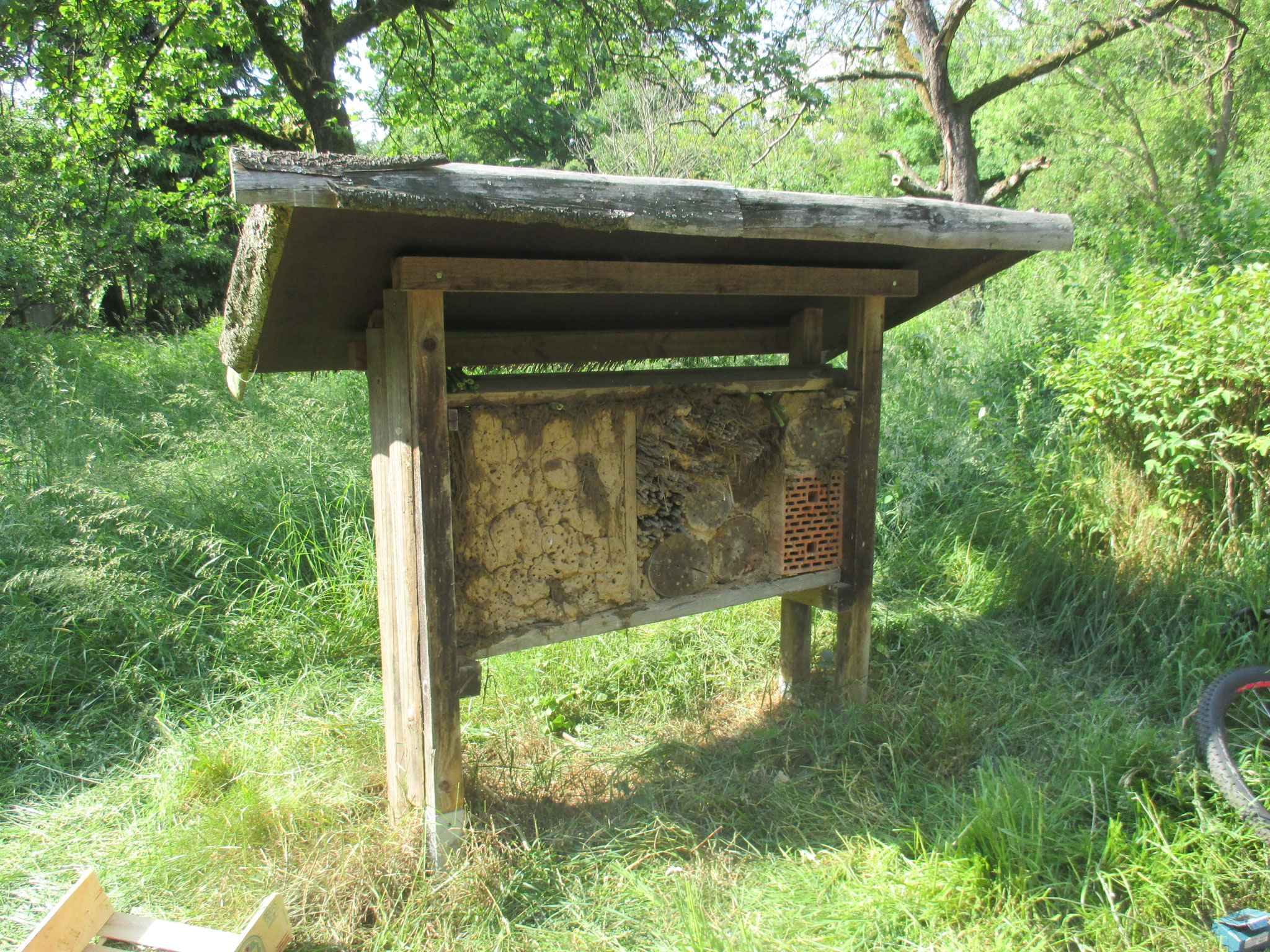 Insektenhotel auf den Heuchelheimer Obstwiesen