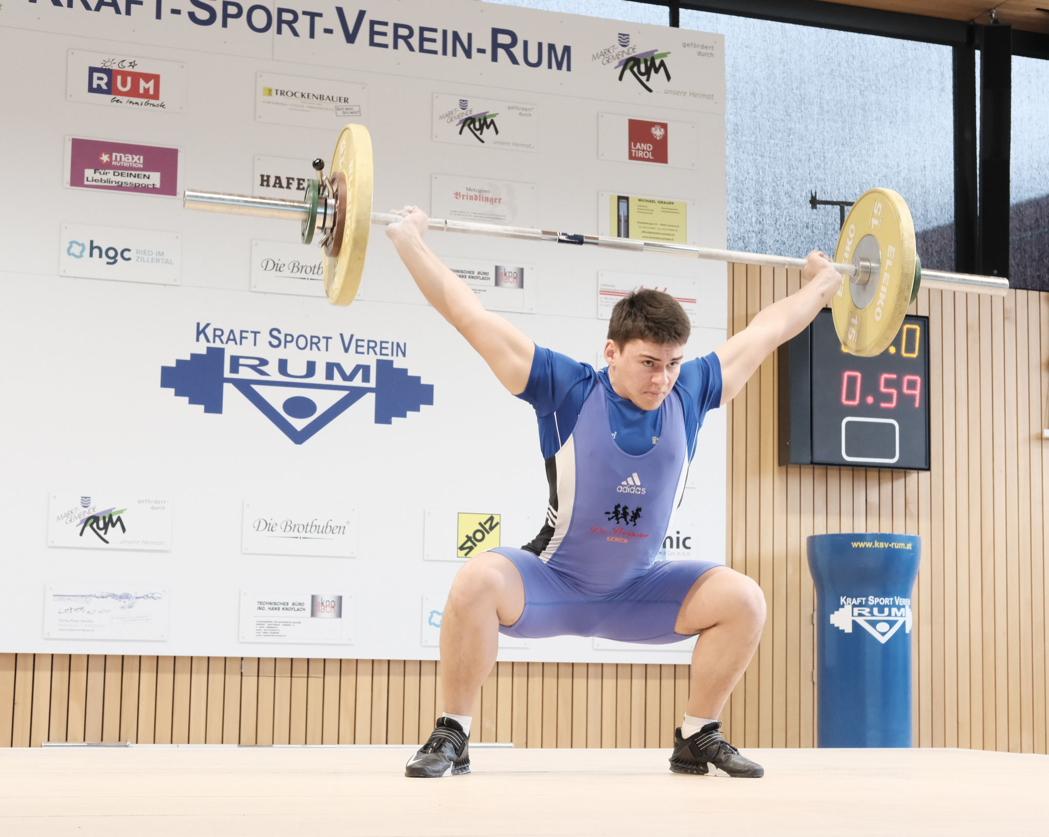 15.03.2025 - Tirol-Cup im SportzentRUM und Taschenübergabe - Sponsor Nik Slatar
