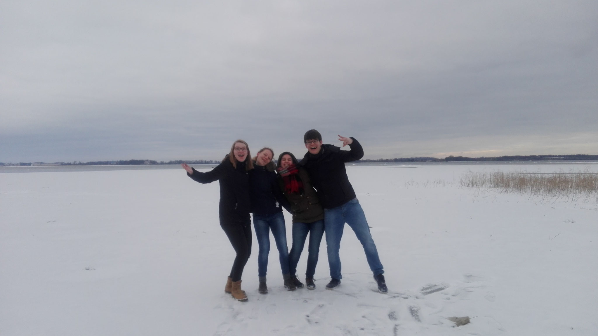 Anne Hemken, Maris Lohmöller, Raphaela Polk und Marcel Fischer auf dem Vättern-See in Vadstena