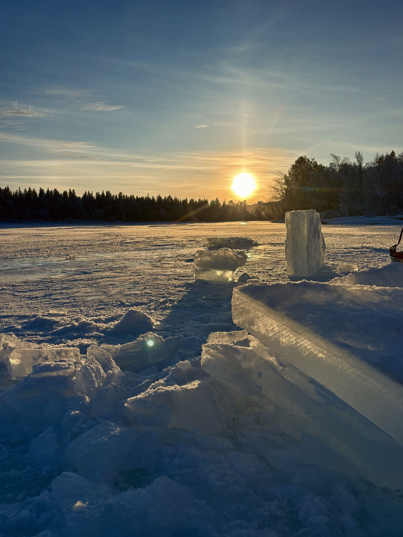 Ein zugefrorener See in Kiruna. (Foto: Jasmin Abel)