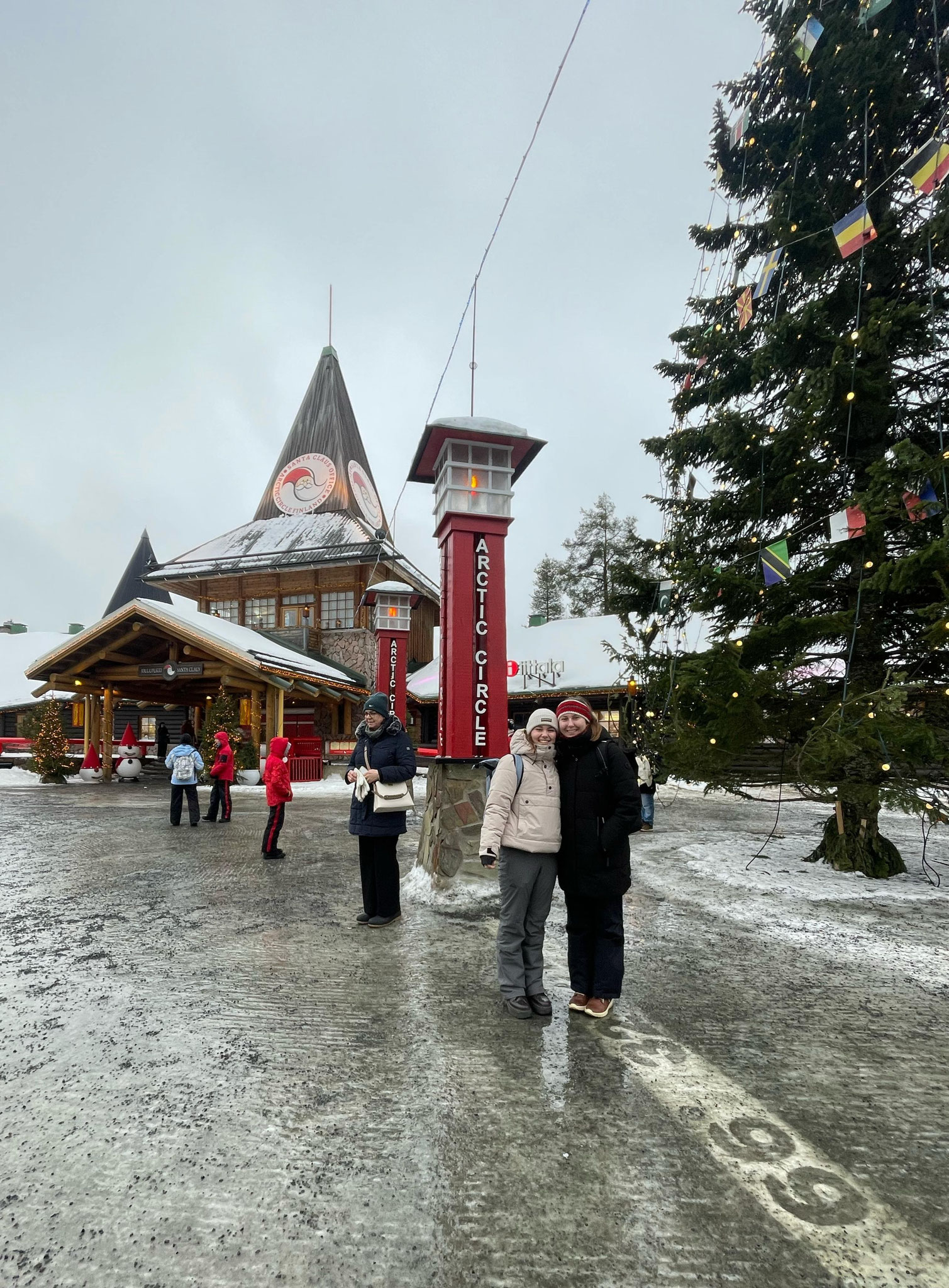 Am Polarkreis in Rovaniemi (Foto privat)