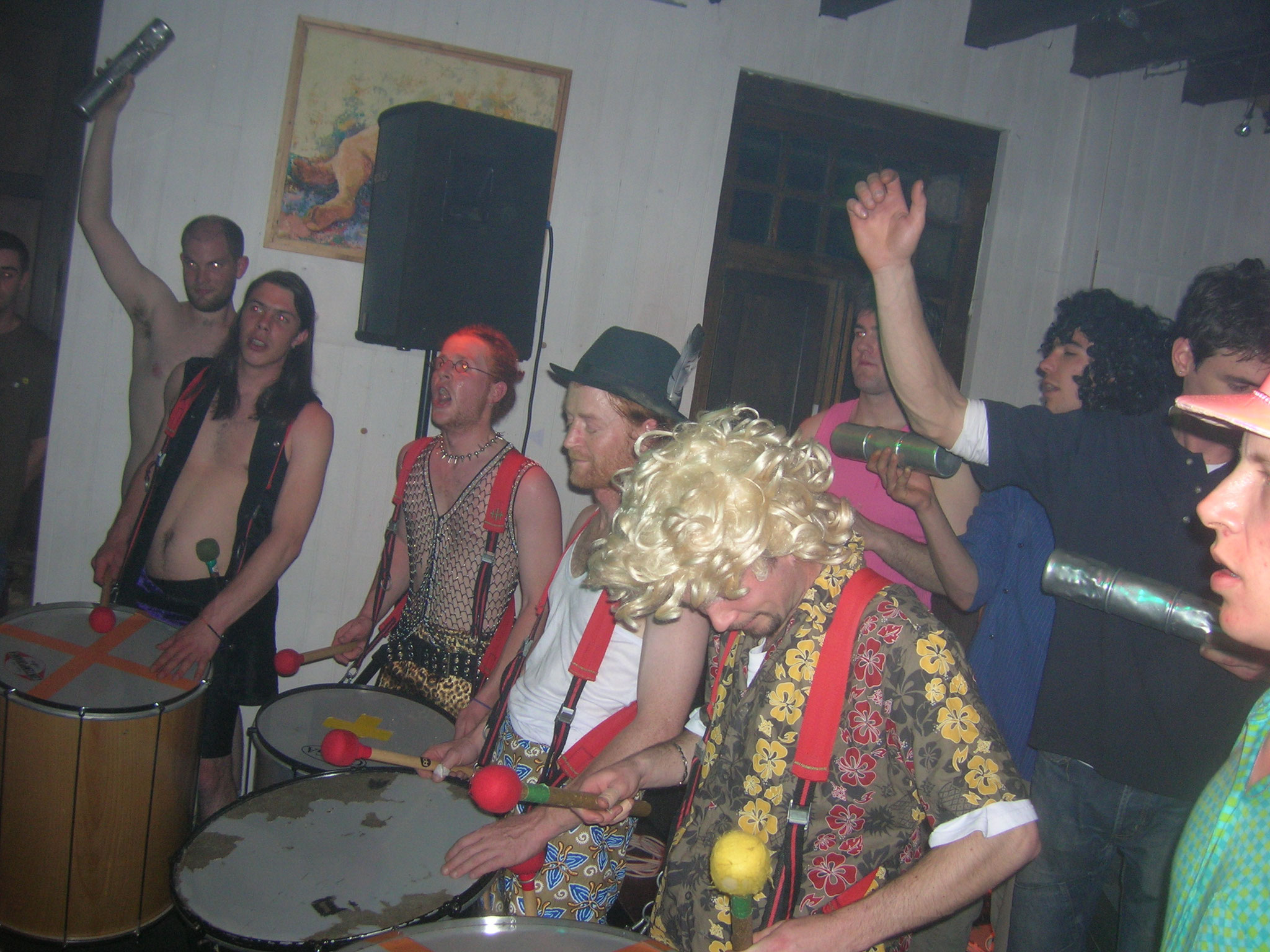 Tout 1er concert de la batucada de Questembert, au Café de la Pente !
