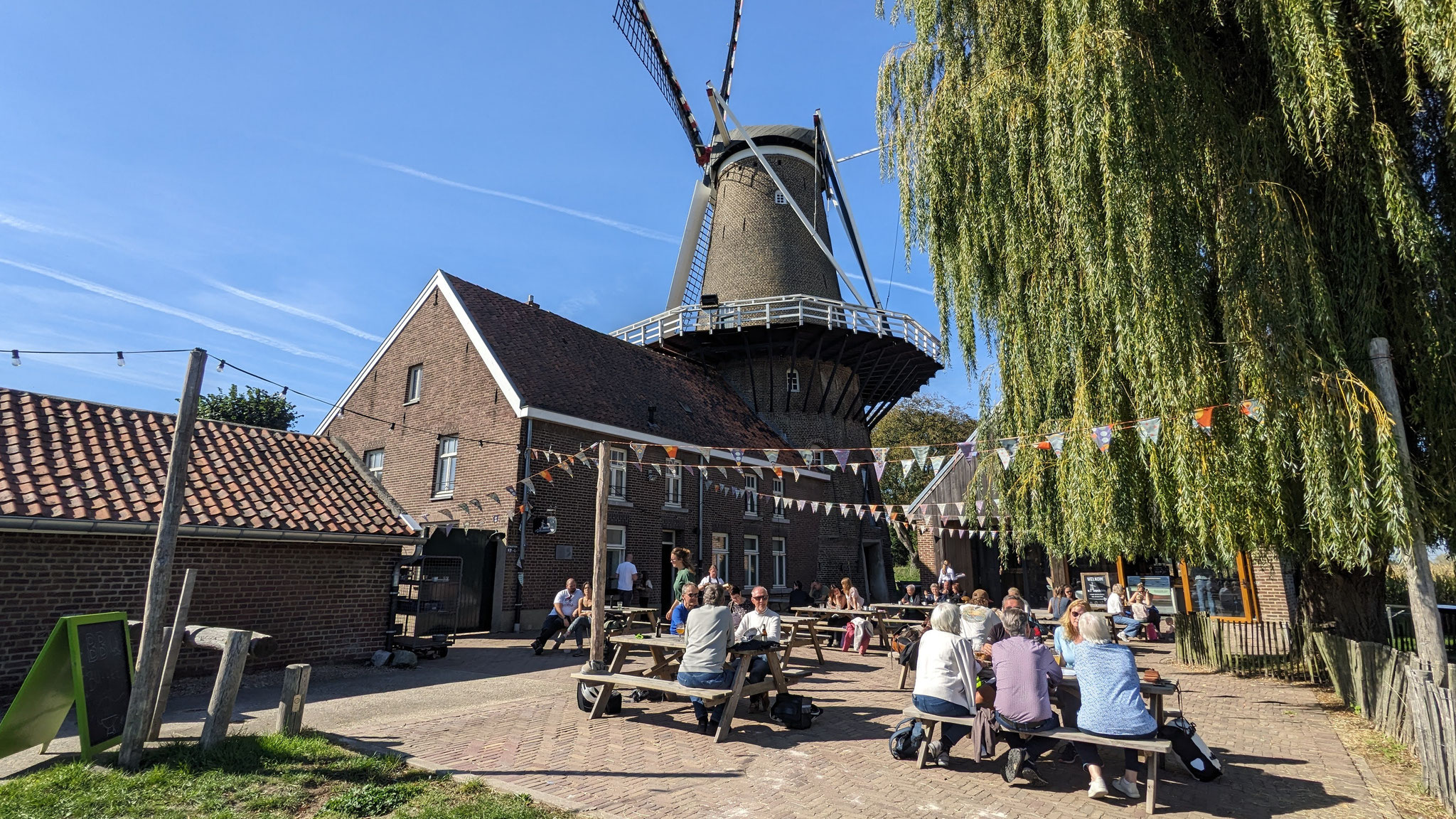 Mittagsrast an der Hompesch-Mühle