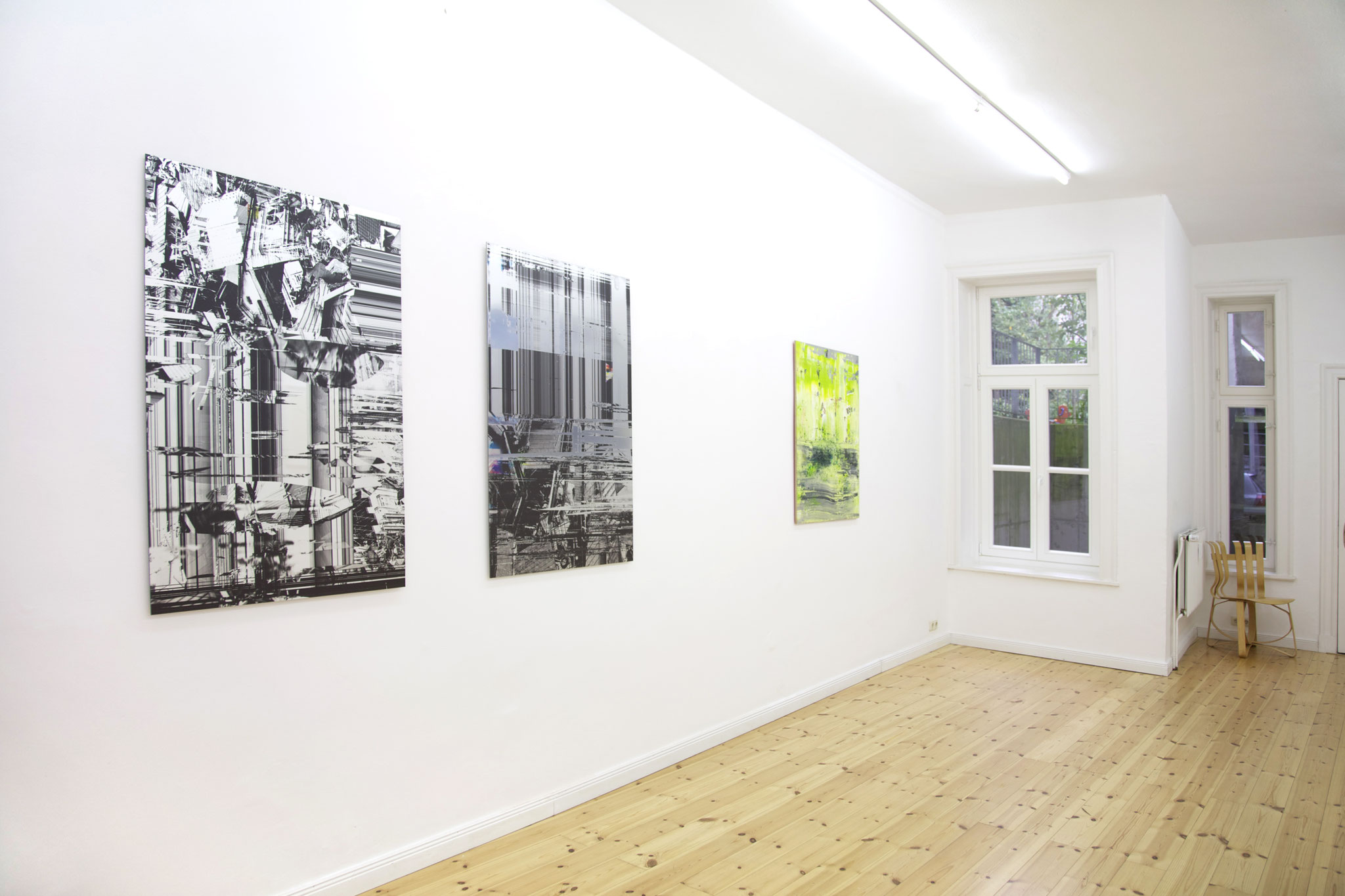 AUSSTELLUNGSANSICHT V.L.N.R. LUKASZ FURS, JANUS HOCHGESAND