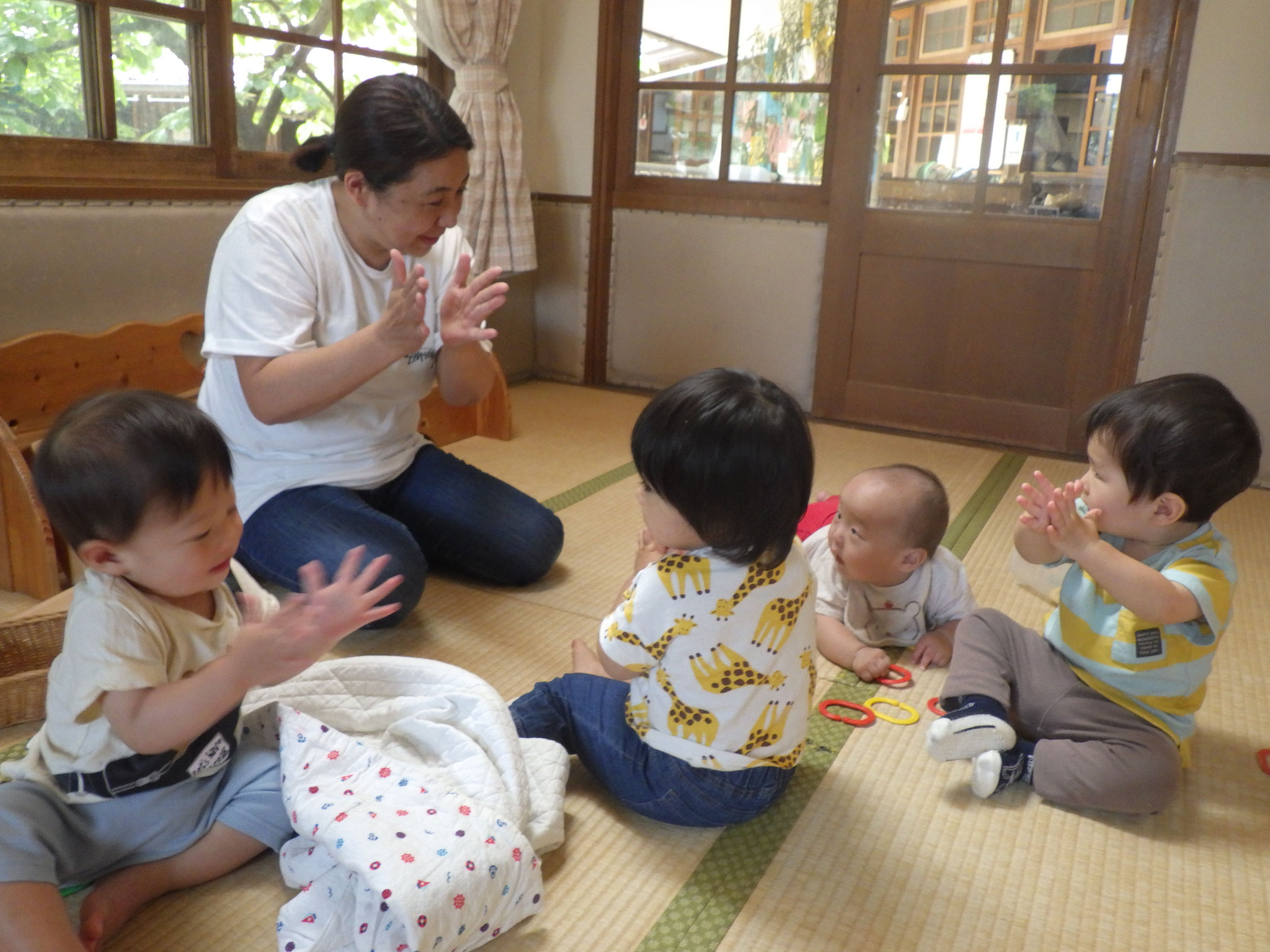 みんなで拍手！パチパチパチー
