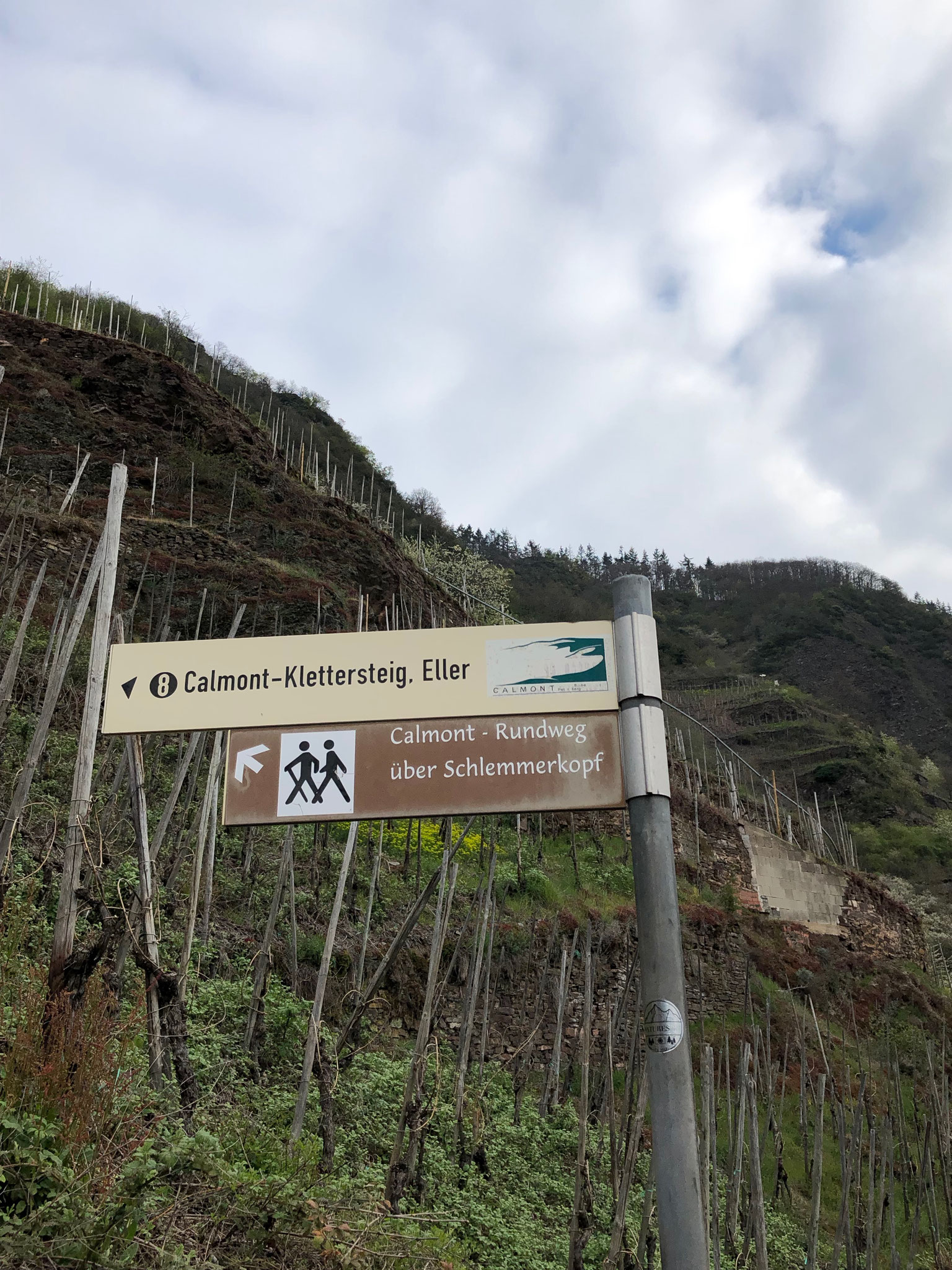 Weg zum Calmonter Klettersteig
