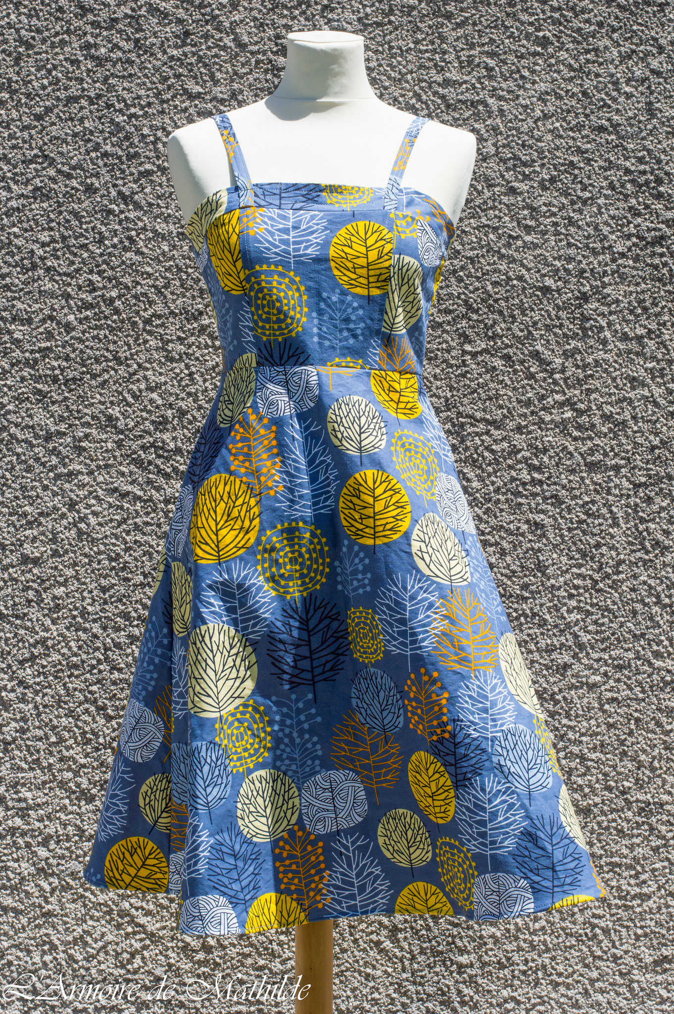 Robe en Wax bleu et jaune L Armoire de Mathilde couturi re