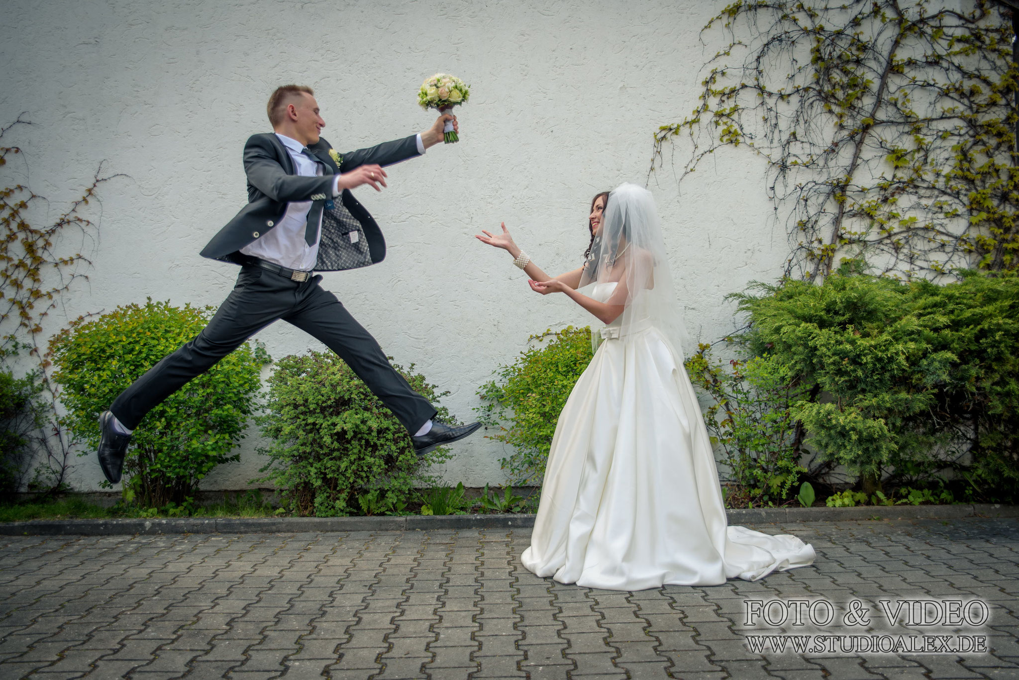 Lustige Hochzeitsfotos von dem Hochzeitsfotograf Weiden in der Oberpfalz