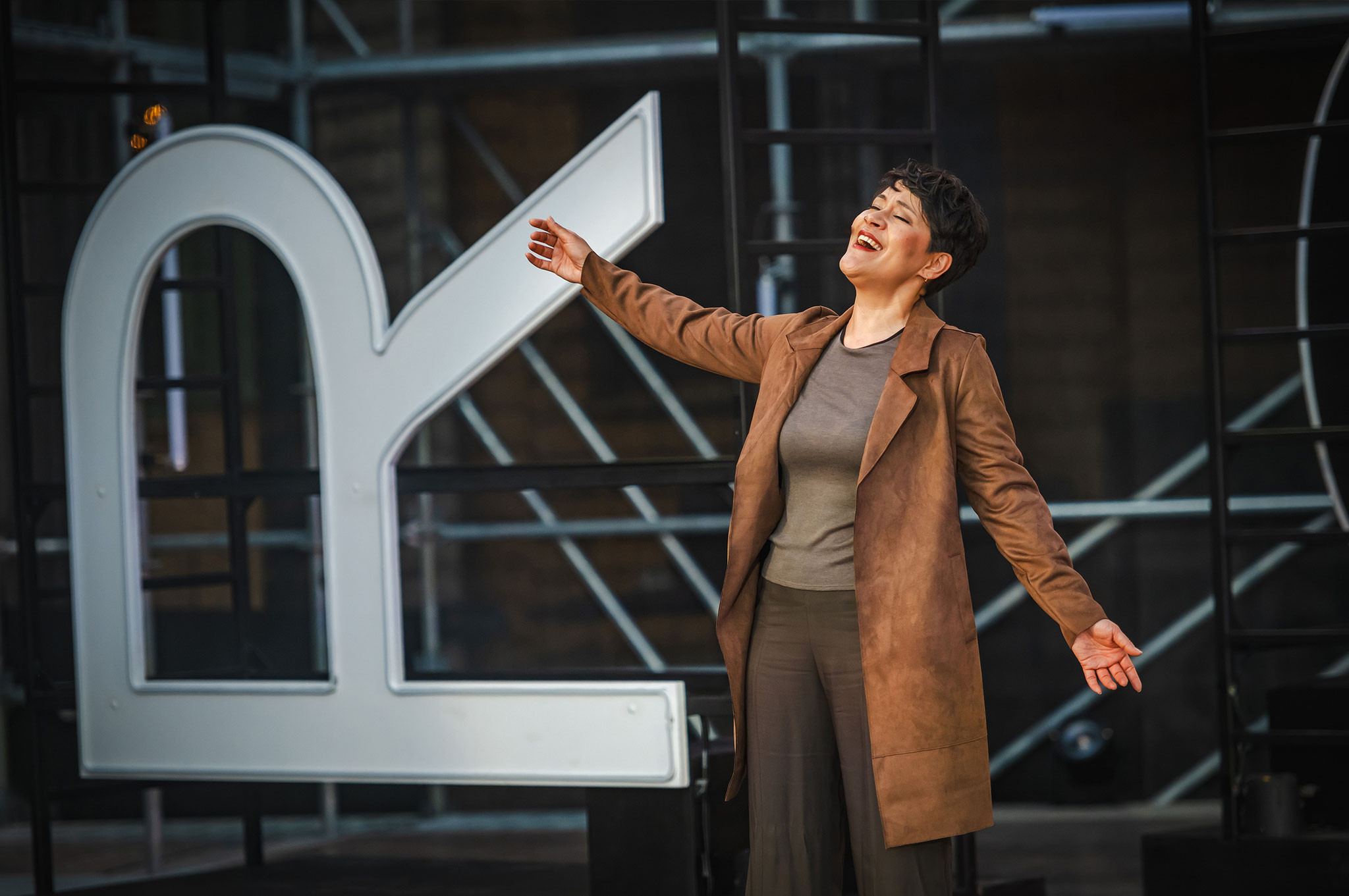 Rebecca M. Stahlhut als "Frau 2" in SONGS FOR A NEW WORLD © Marco Kneise