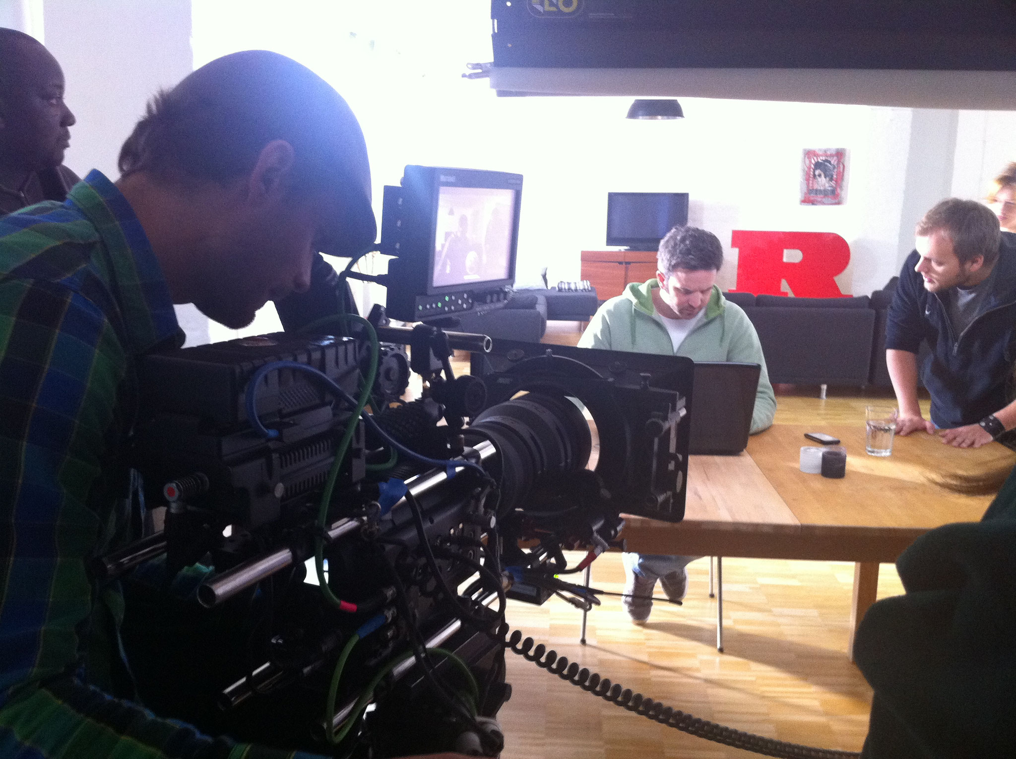 On set of "MS Online Shop"