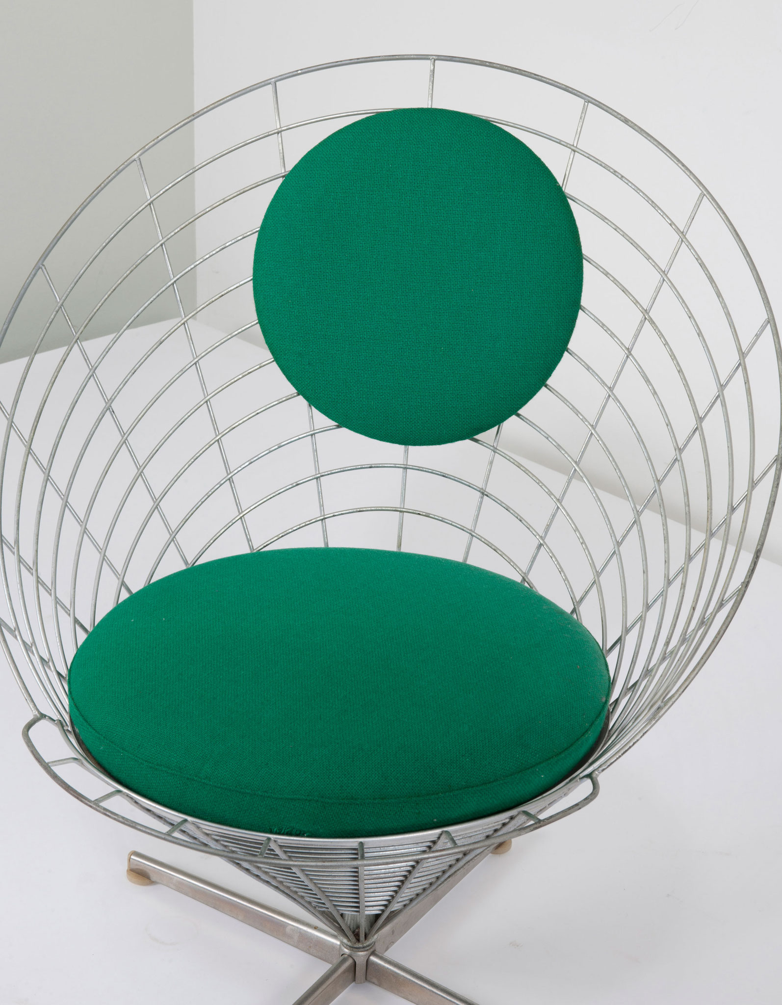 K2 Cone Wire Chair (1959)