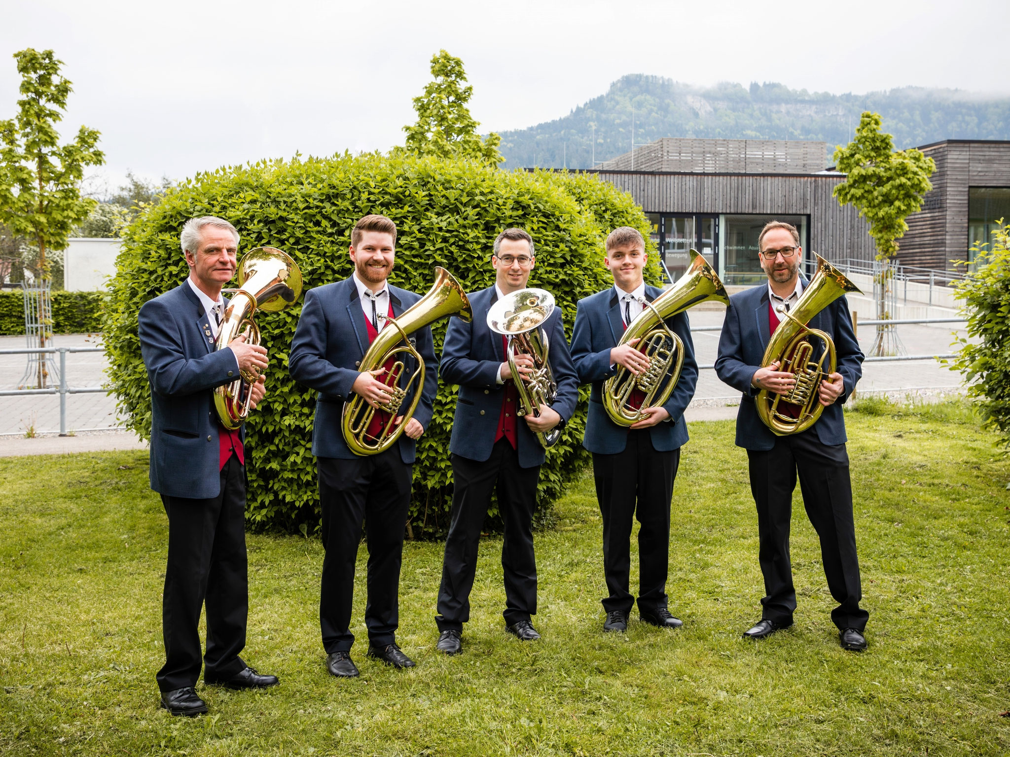 Tenorhorn/Bariton: Jörg Kommer, Robin Koch, Tobias Mayer, Simon Hummel, (Gerd Hölle, Florian Wild, Stefan Maulbetsch)