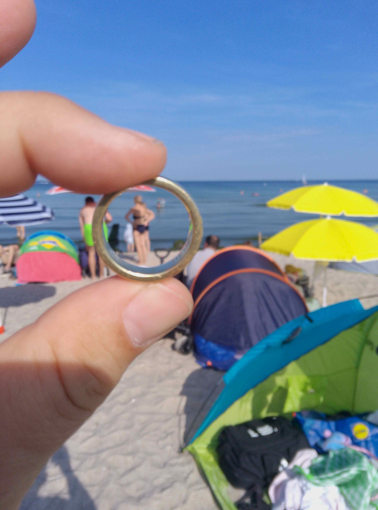 Goldring an der Ostsee vermisst?