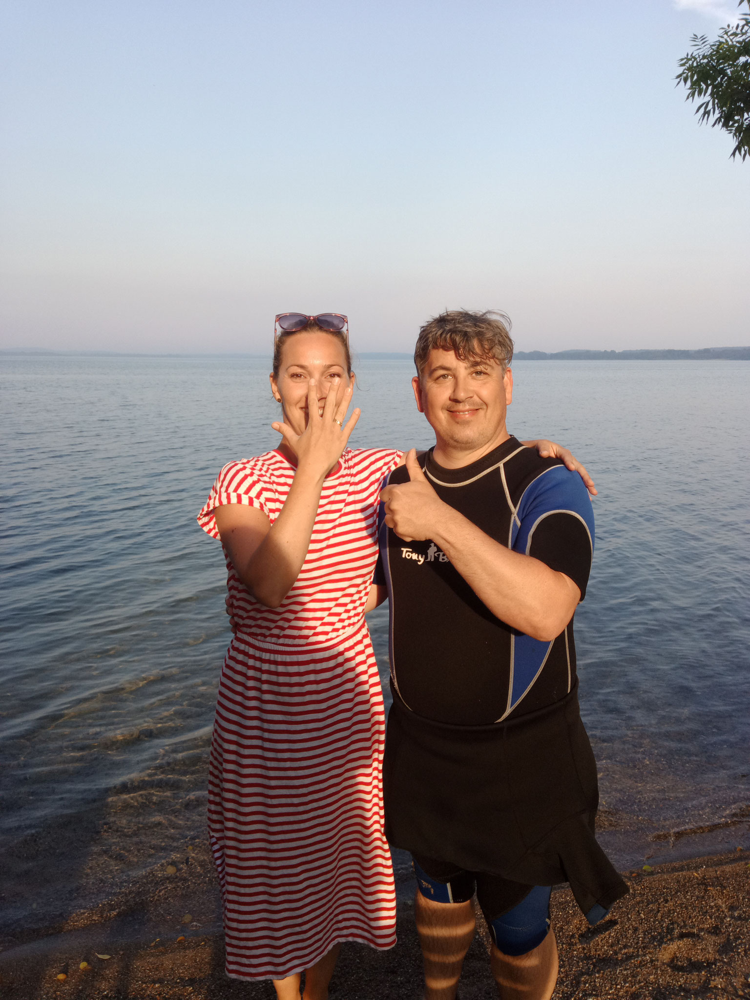 Kleiner Goldring im See verloren!