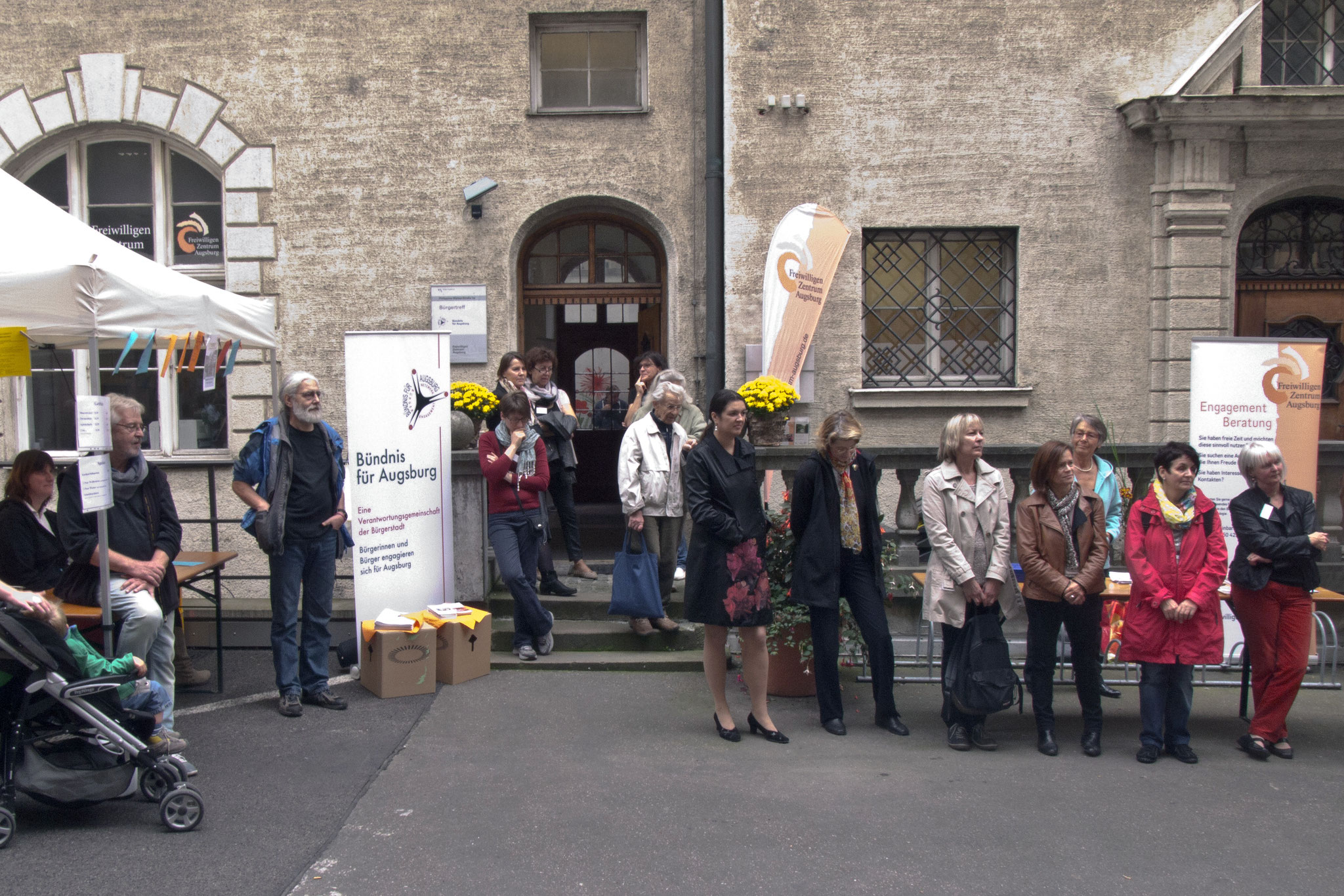 10 Jahre Freiwilligen-Zentrum Augsburg im Bürgertreff- Bürgerhof 2014 - Foto: Robert Hösle